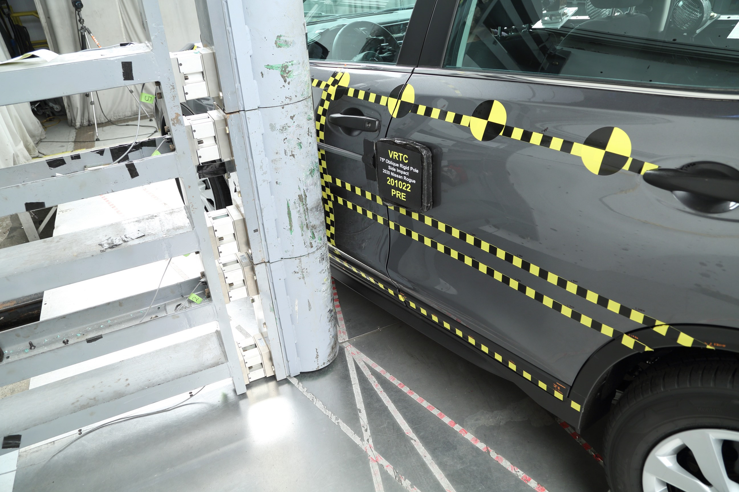 2020 NISSAN ROGUE crash image 18