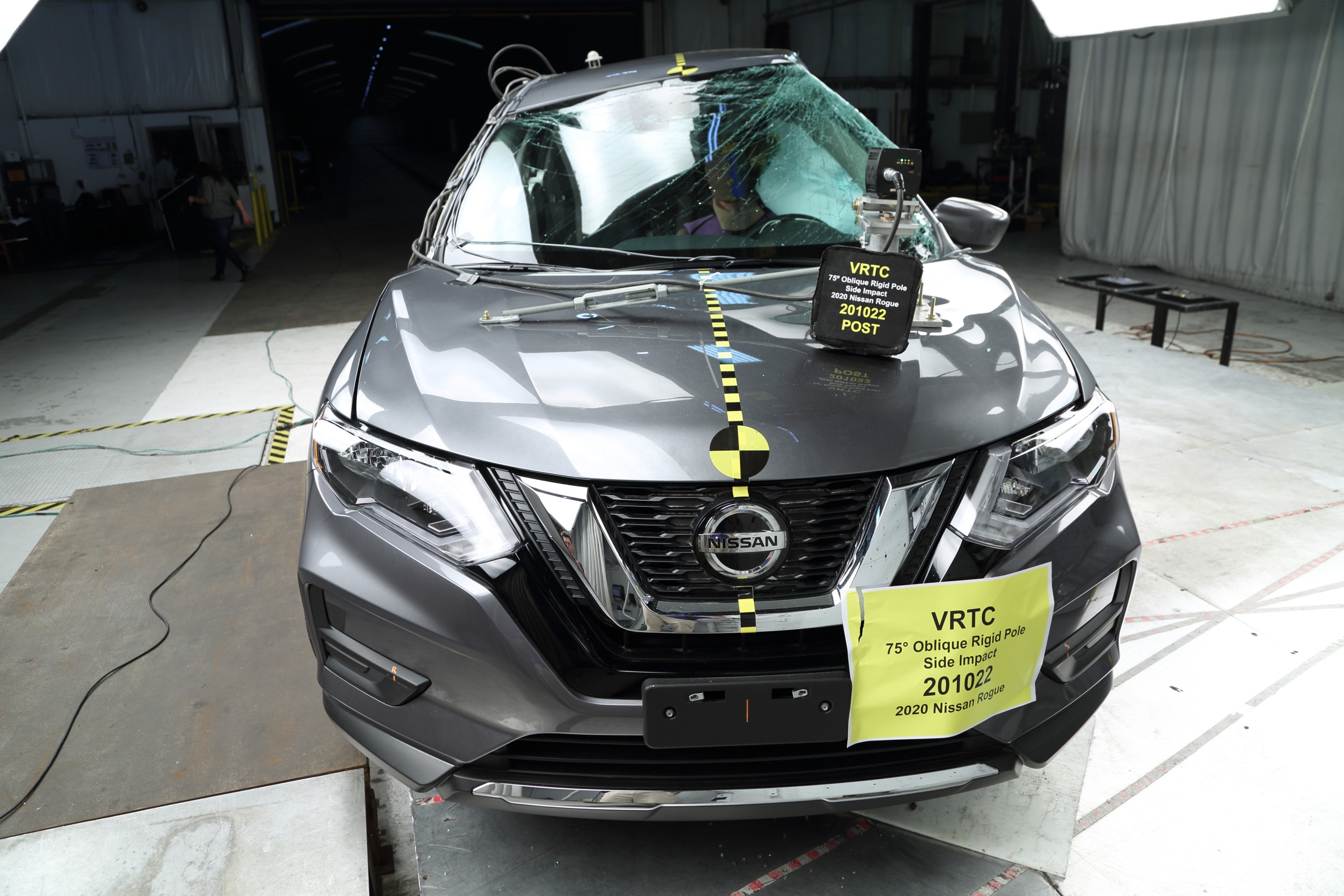 2020 NISSAN ROGUE crash image 4