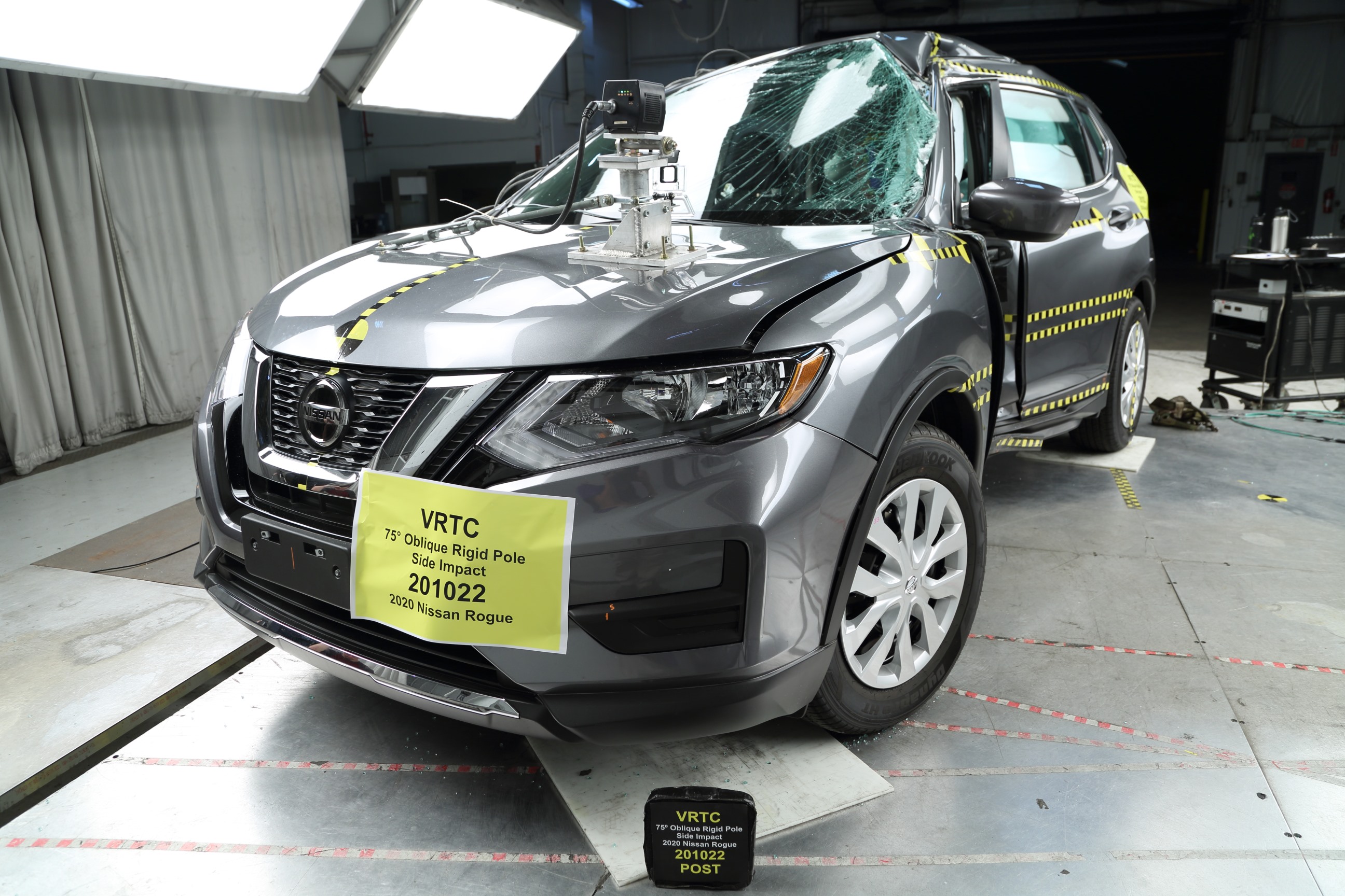 2020 NISSAN ROGUE crash image 6