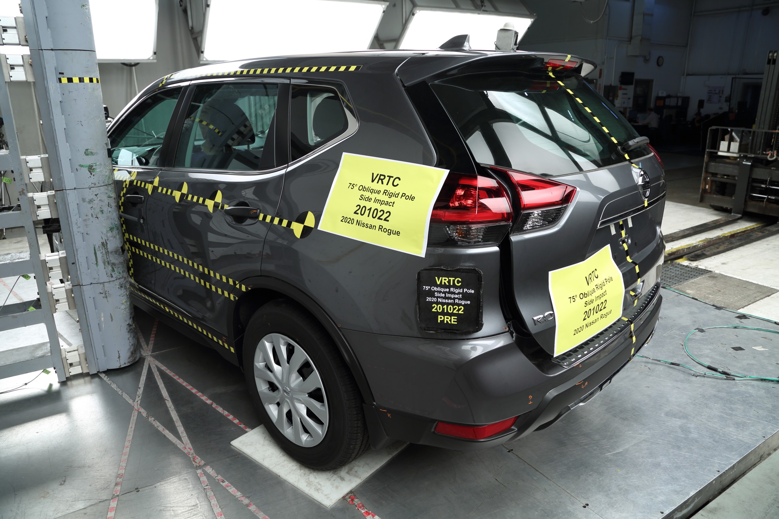 2020 NISSAN ROGUE crash image 9