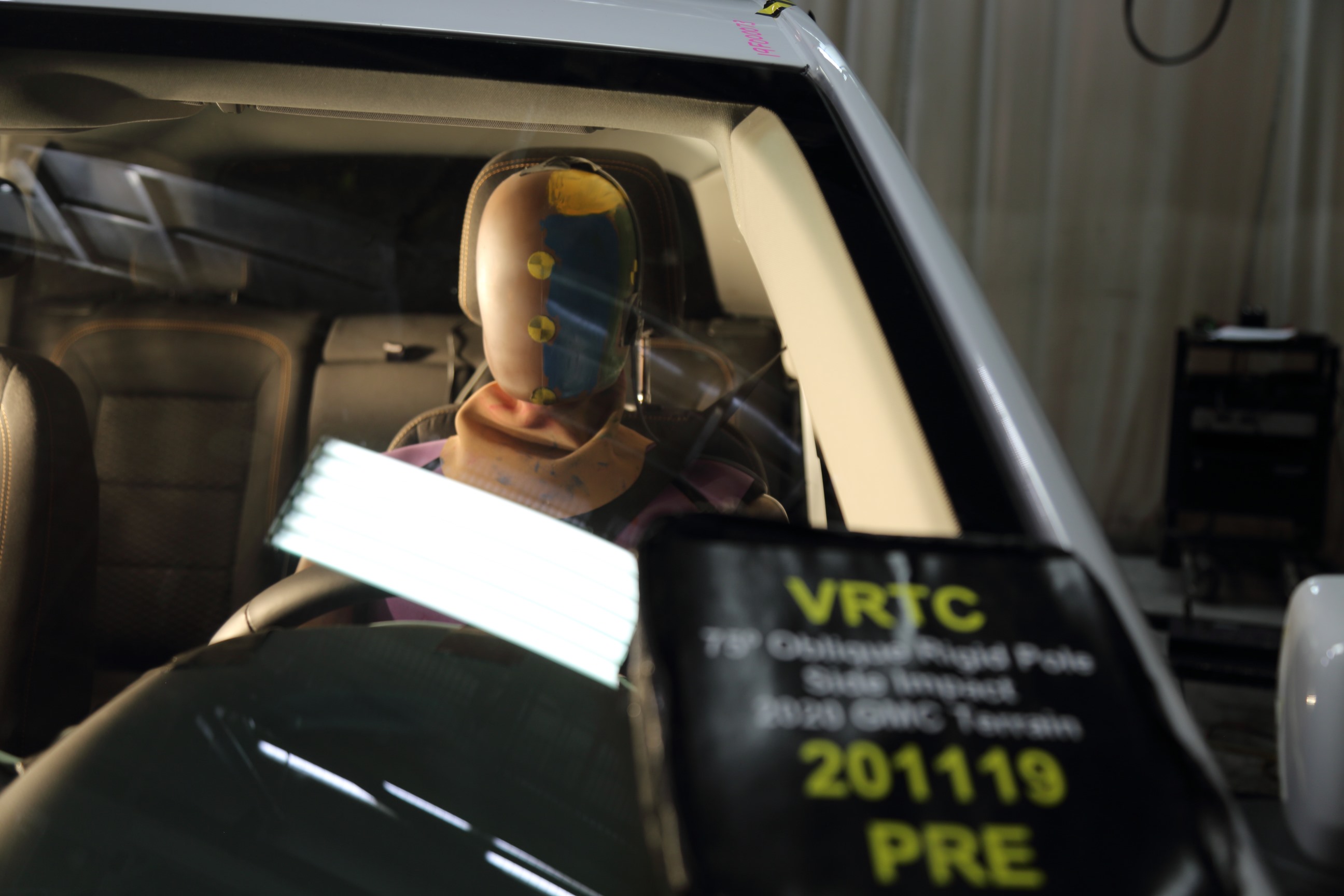 2020 GMC TERRAIN crash image 21