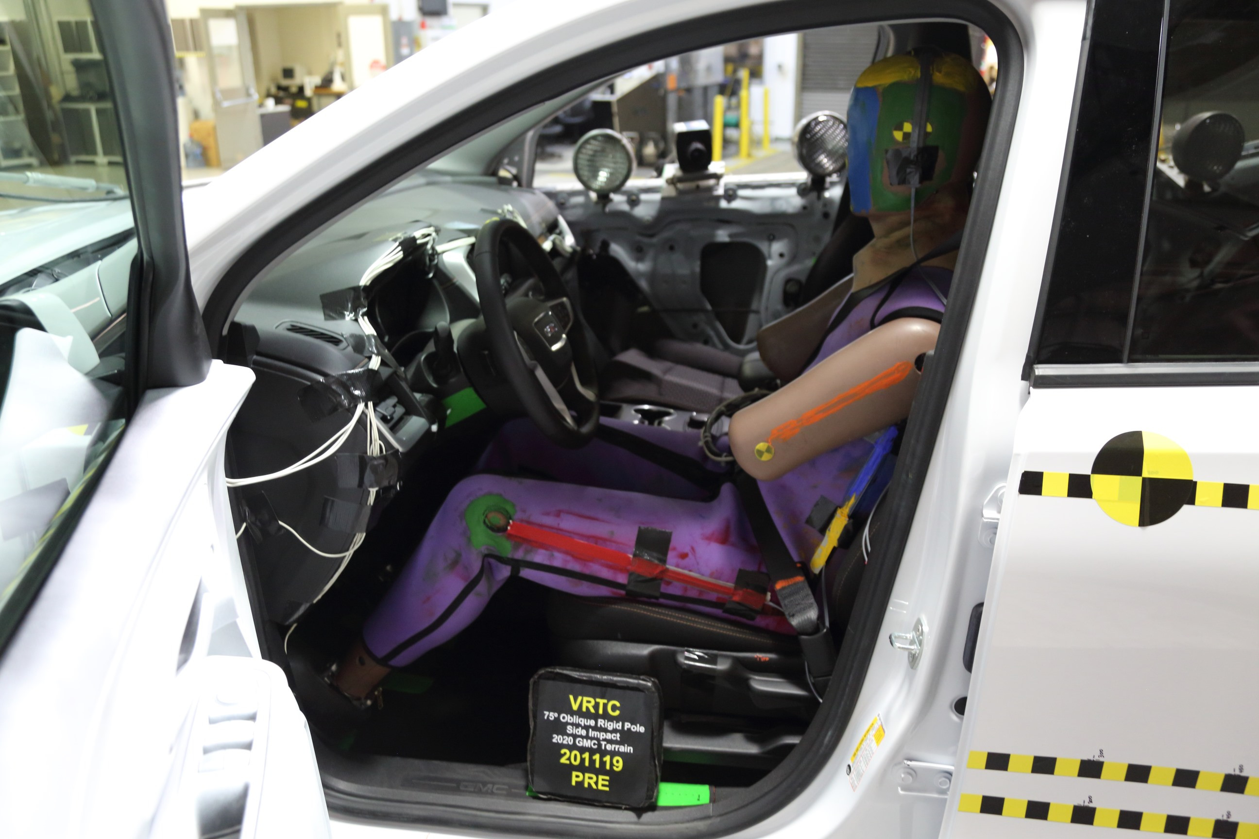 2020 GMC TERRAIN crash image 23