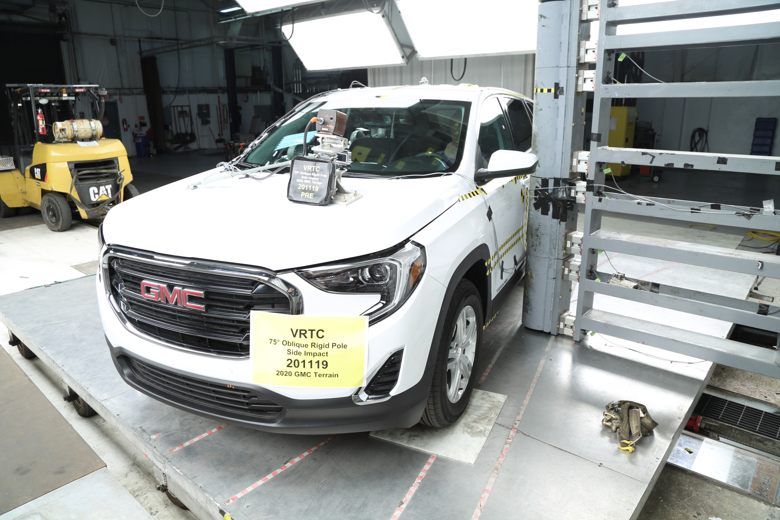 2020 GMC TERRAIN crash image 5