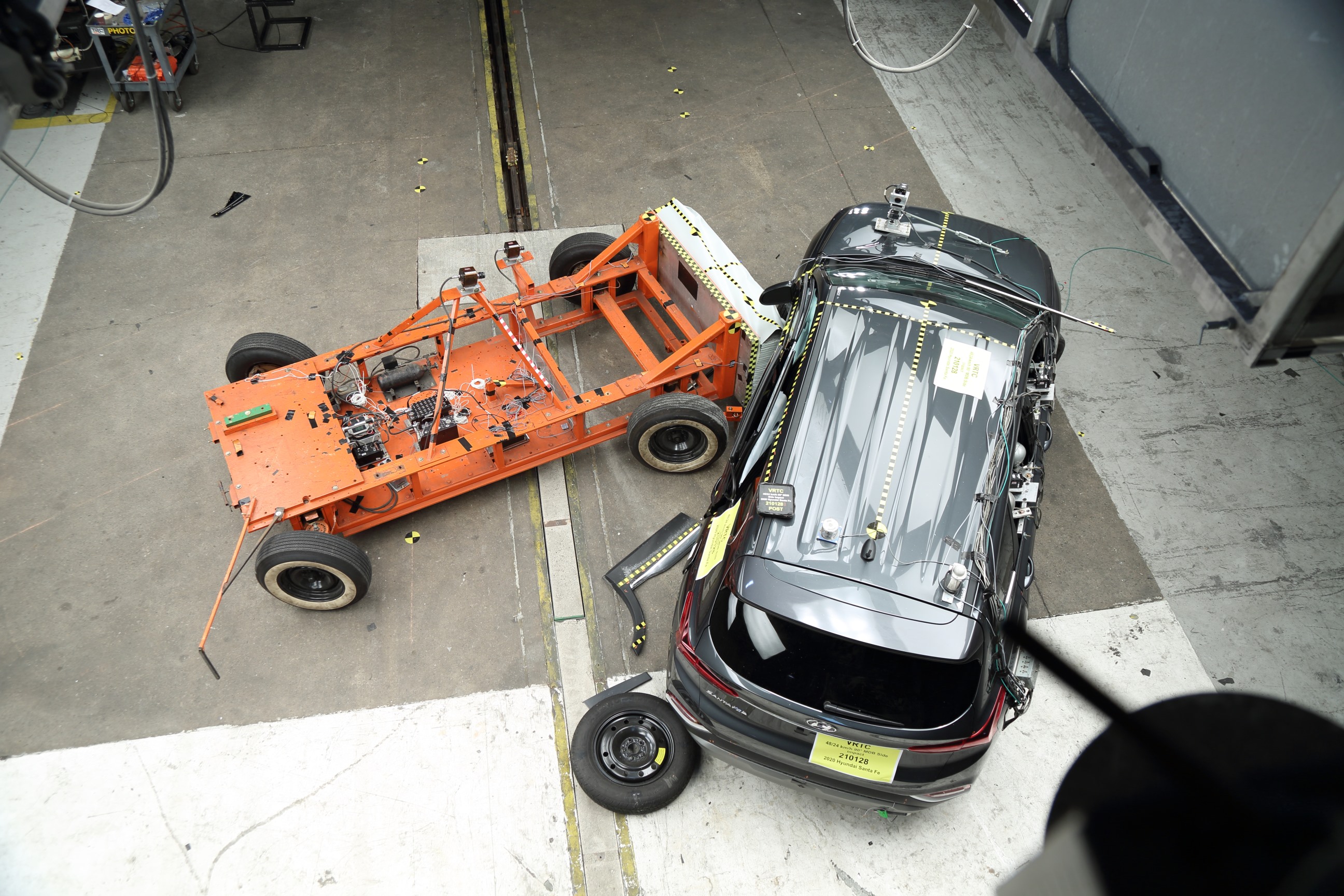 2020 HYUNDAI SANTA FE crash image 16