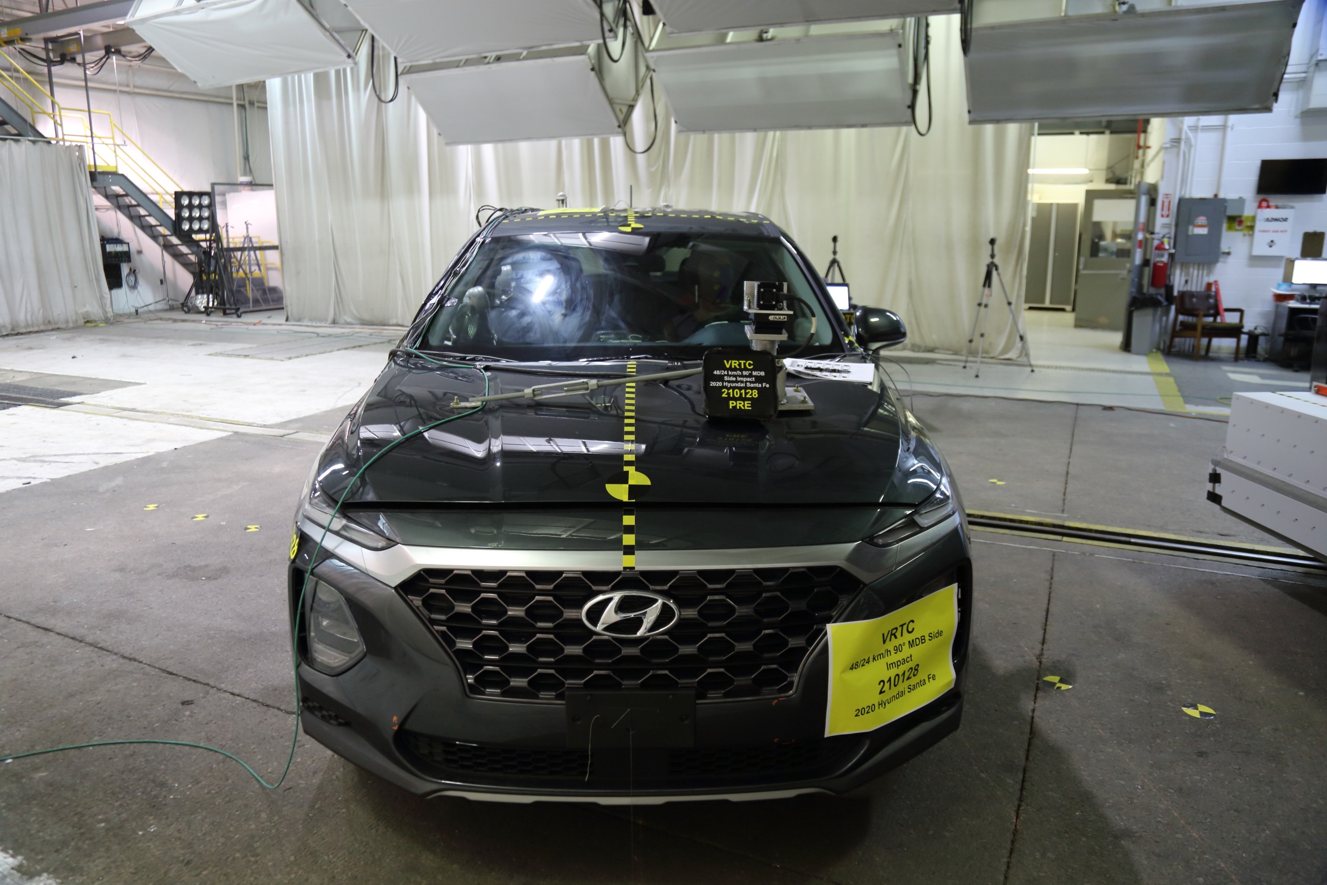 2020 HYUNDAI SANTA FE crash-test photo