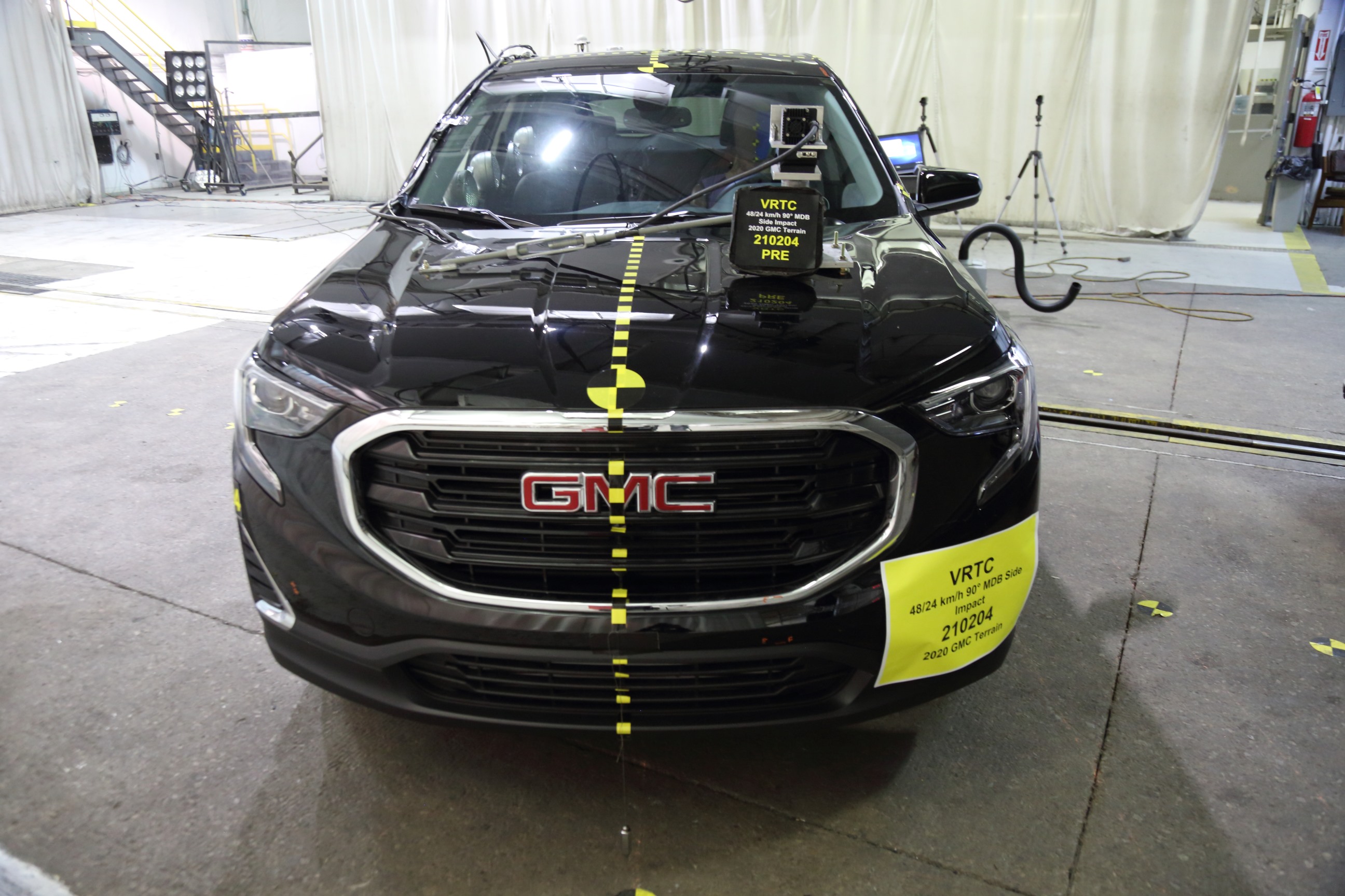 2020 GMC OTHER crash-test photo