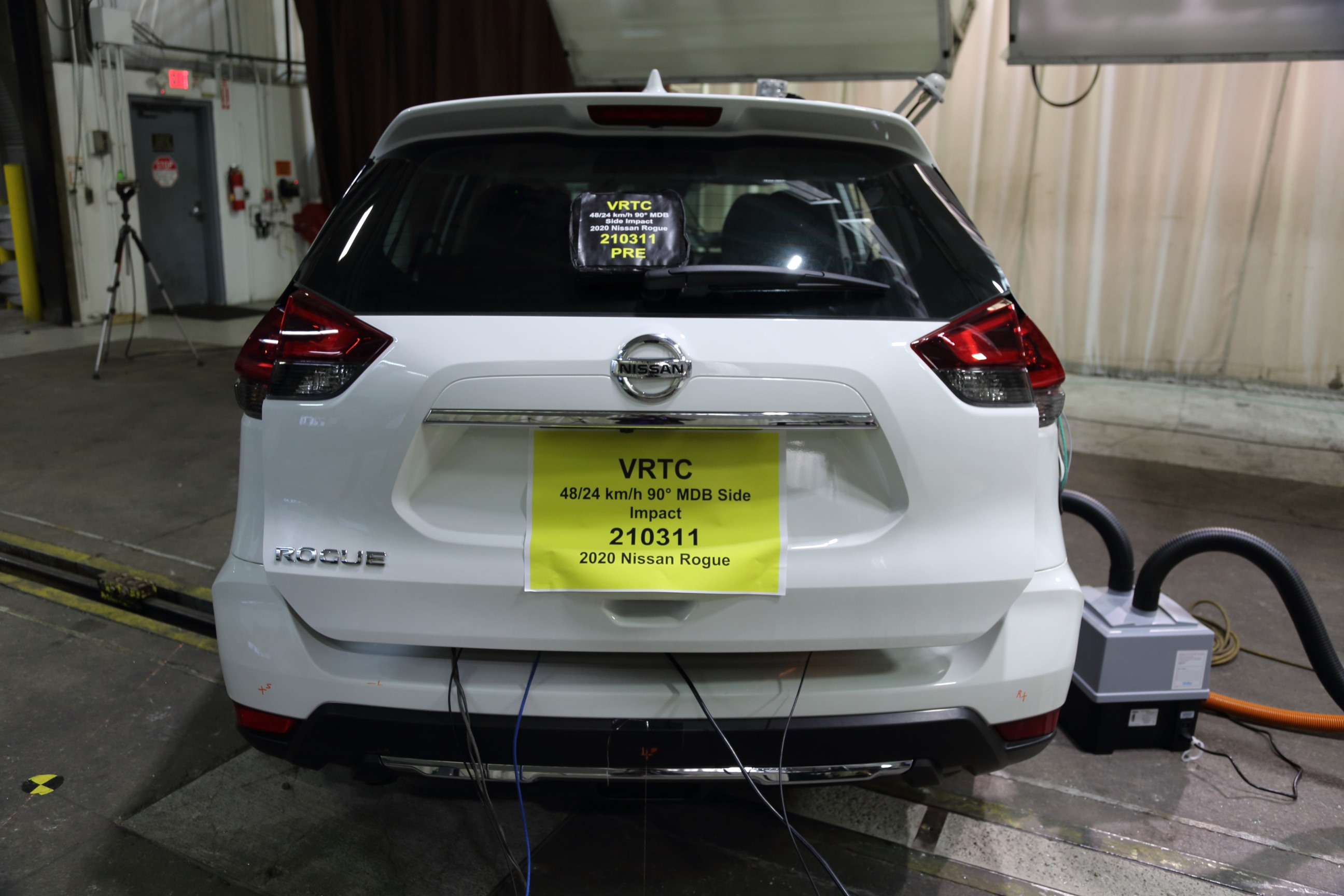 2020 NISSAN ROGUE crash image 11