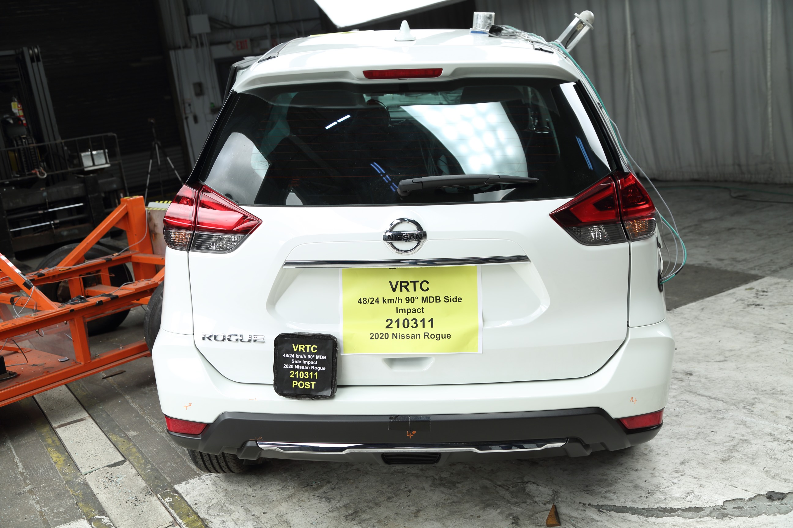 2020 NISSAN ROGUE crash image 12