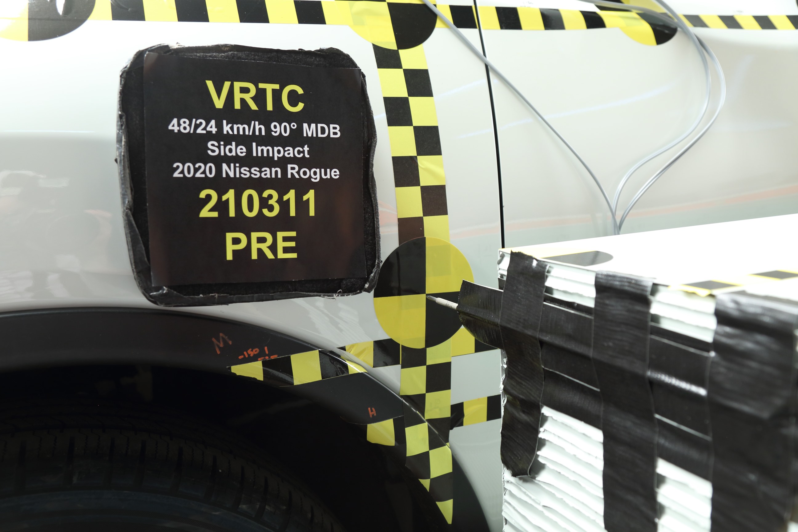 2020 NISSAN ROGUE crash image 19