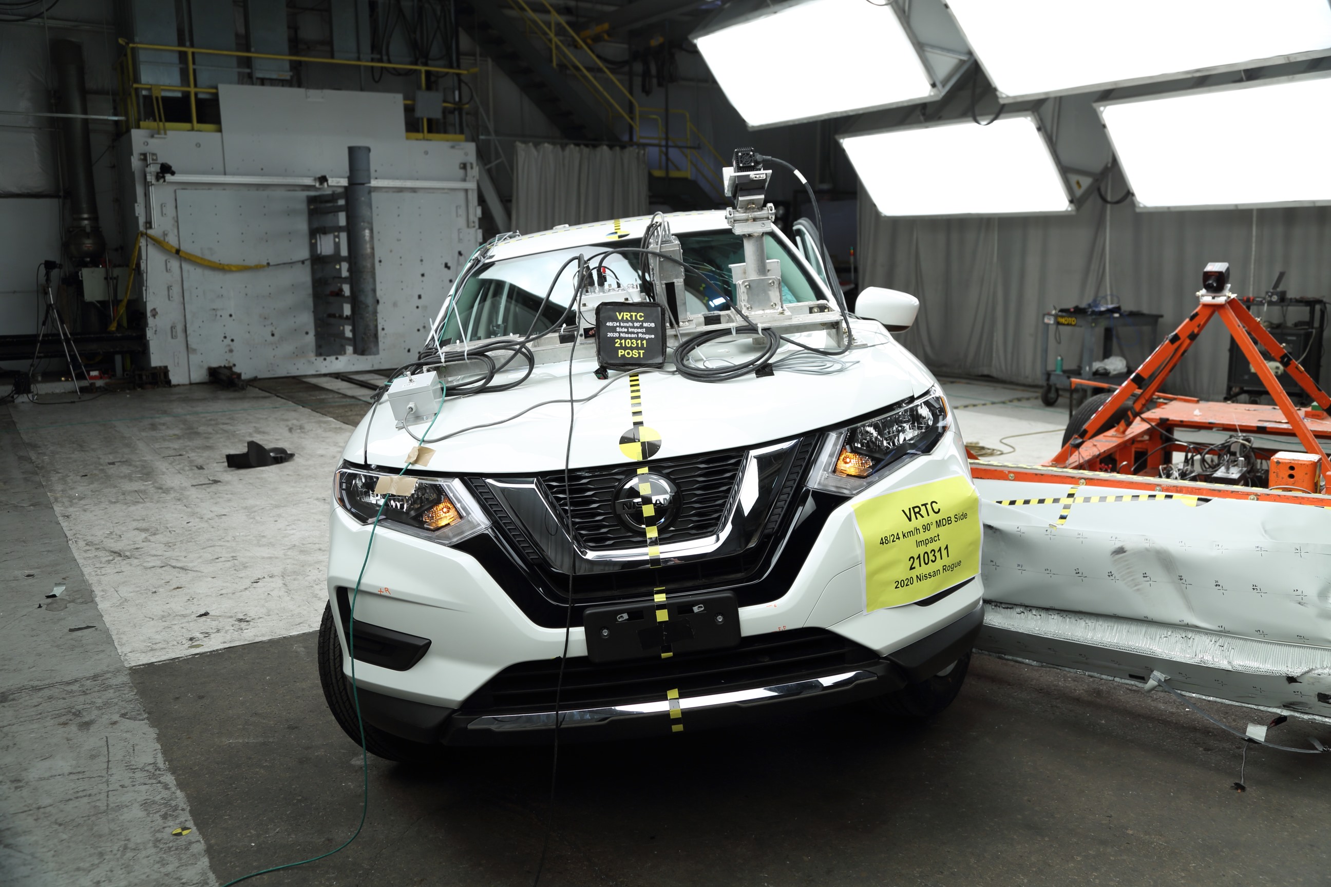 2020 NISSAN ROGUE crash image 4