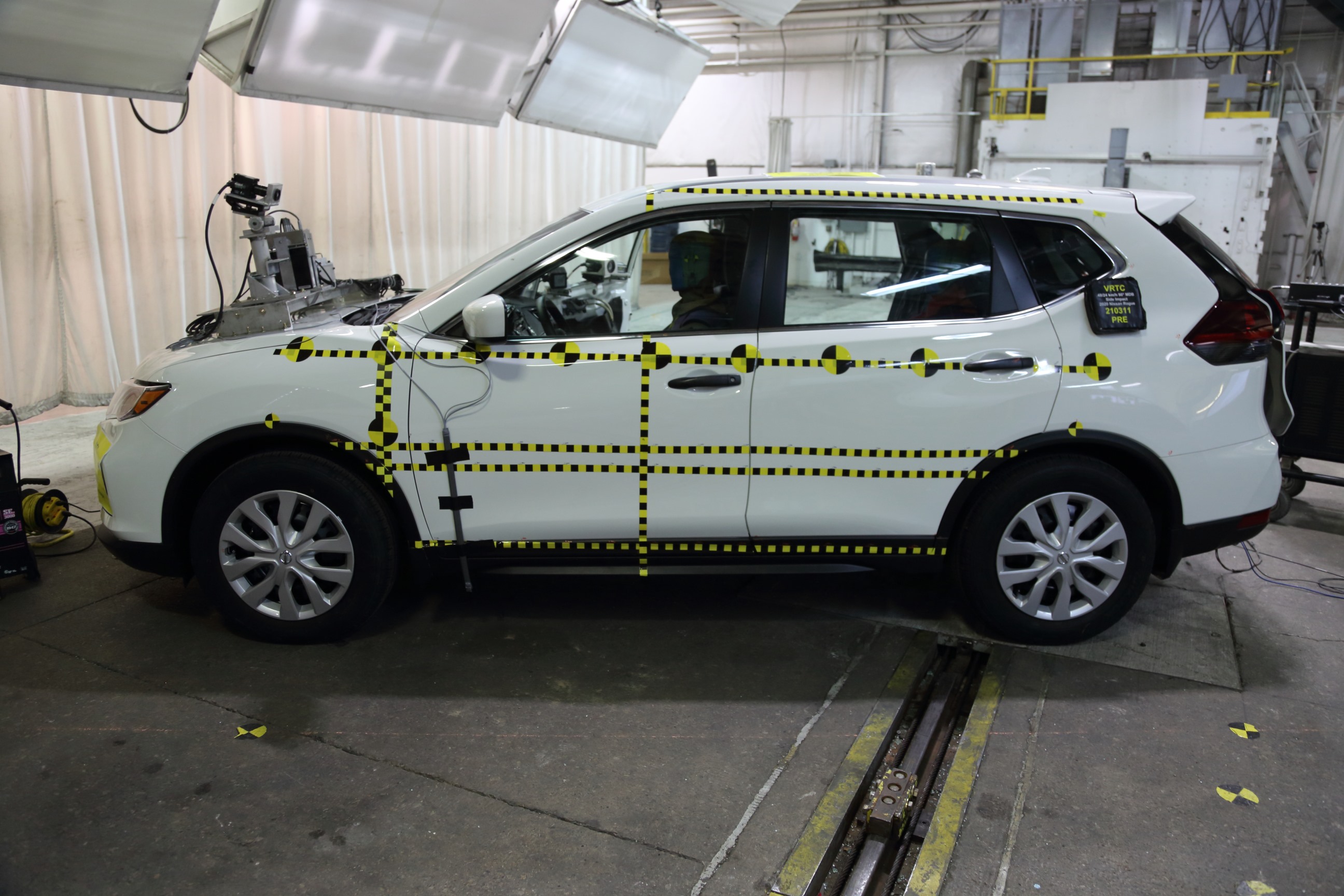 2020 NISSAN ROGUE crash image 7