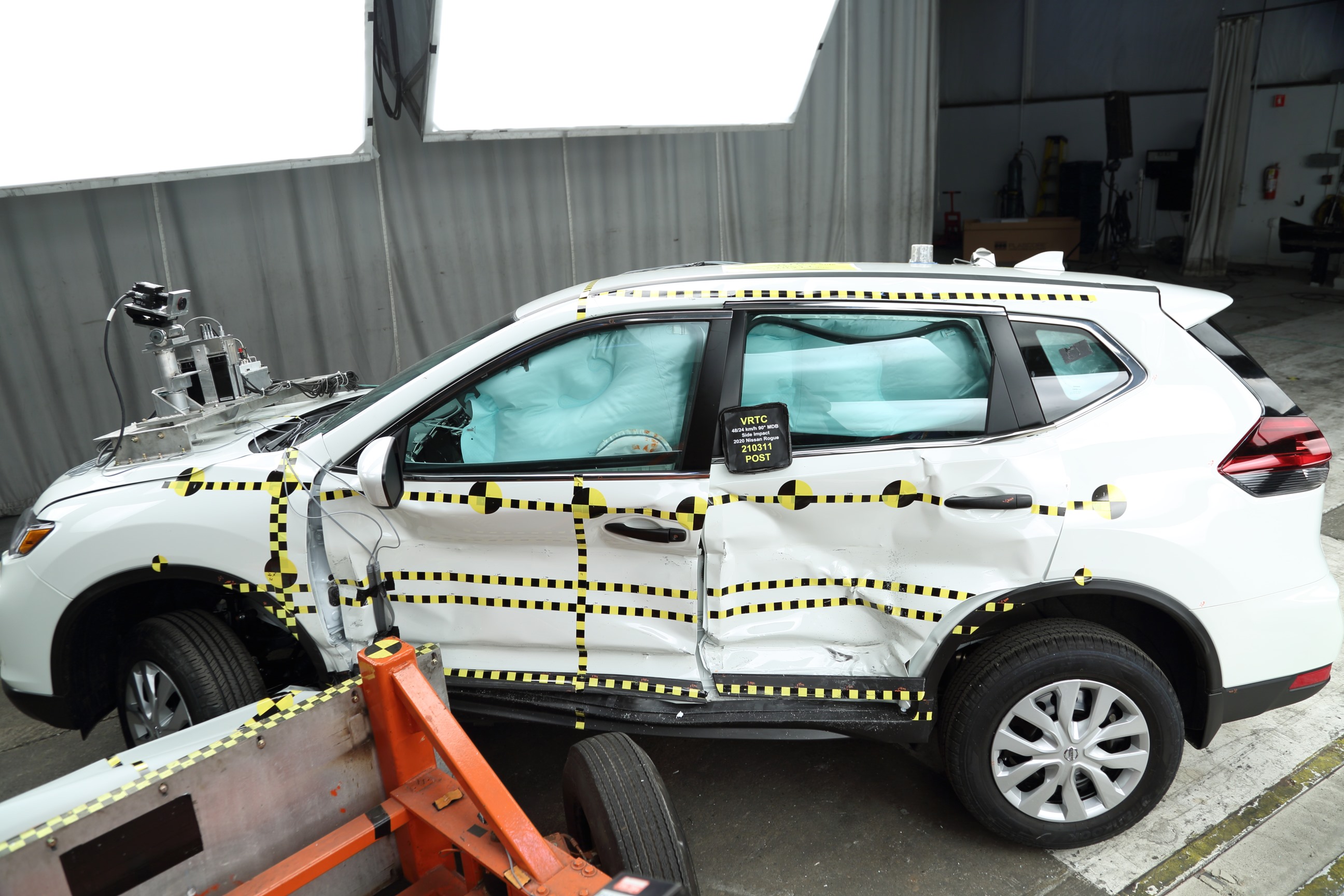 2020 NISSAN ROGUE crash image 8