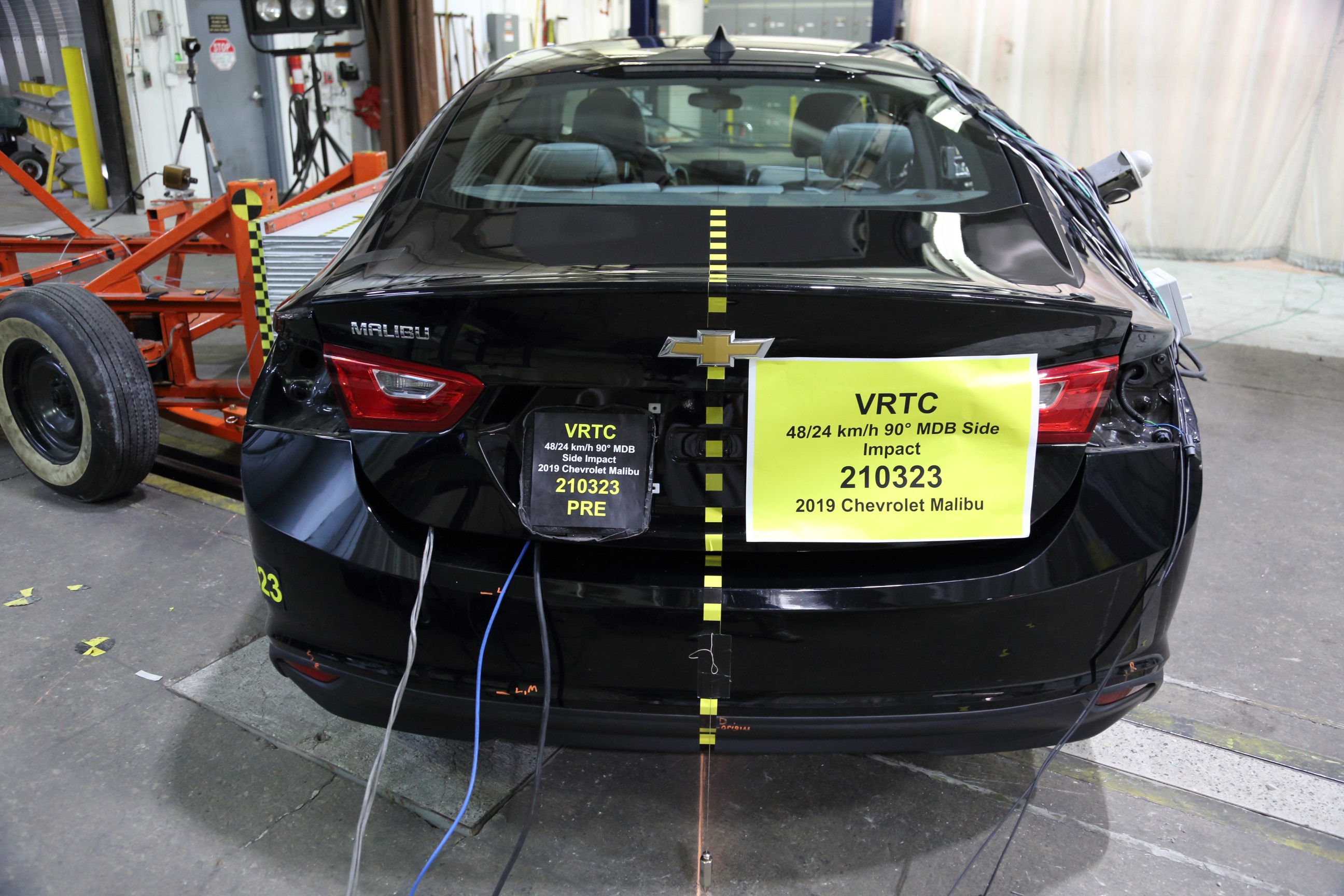 2019 CHEVROLET MALIBU crash image 11