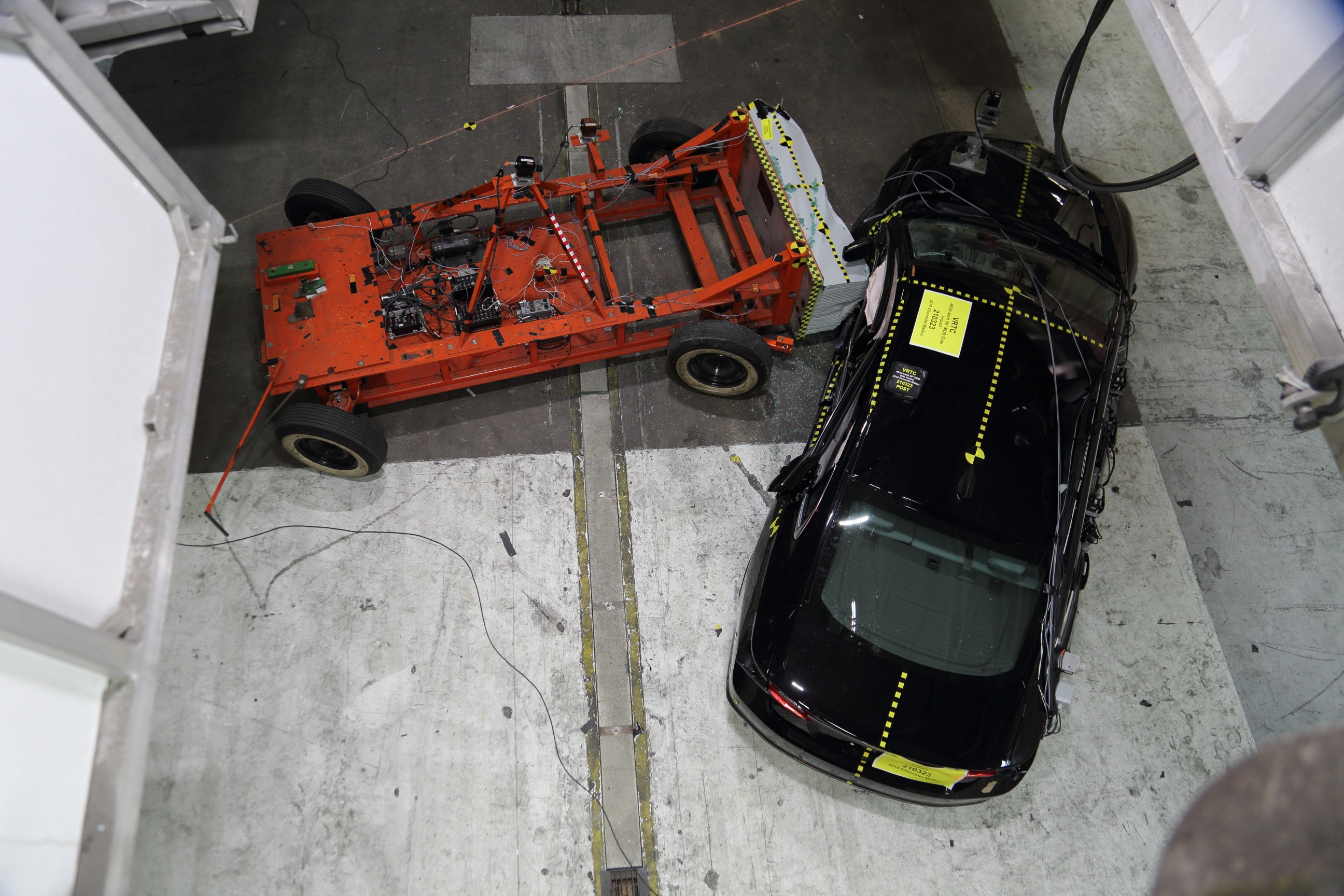2019 CHEVROLET MALIBU crash image 16
