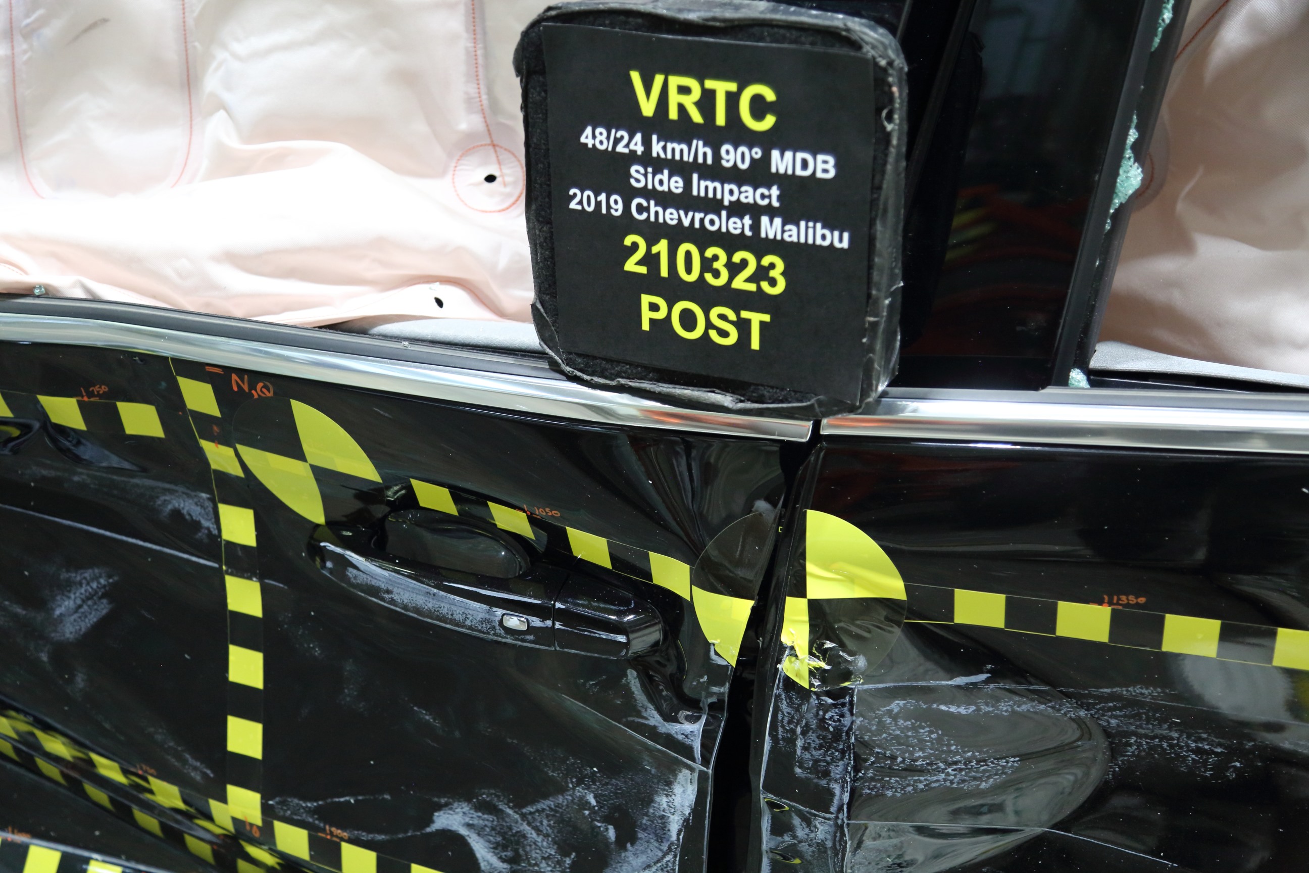 2019 CHEVROLET MALIBU crash image 22