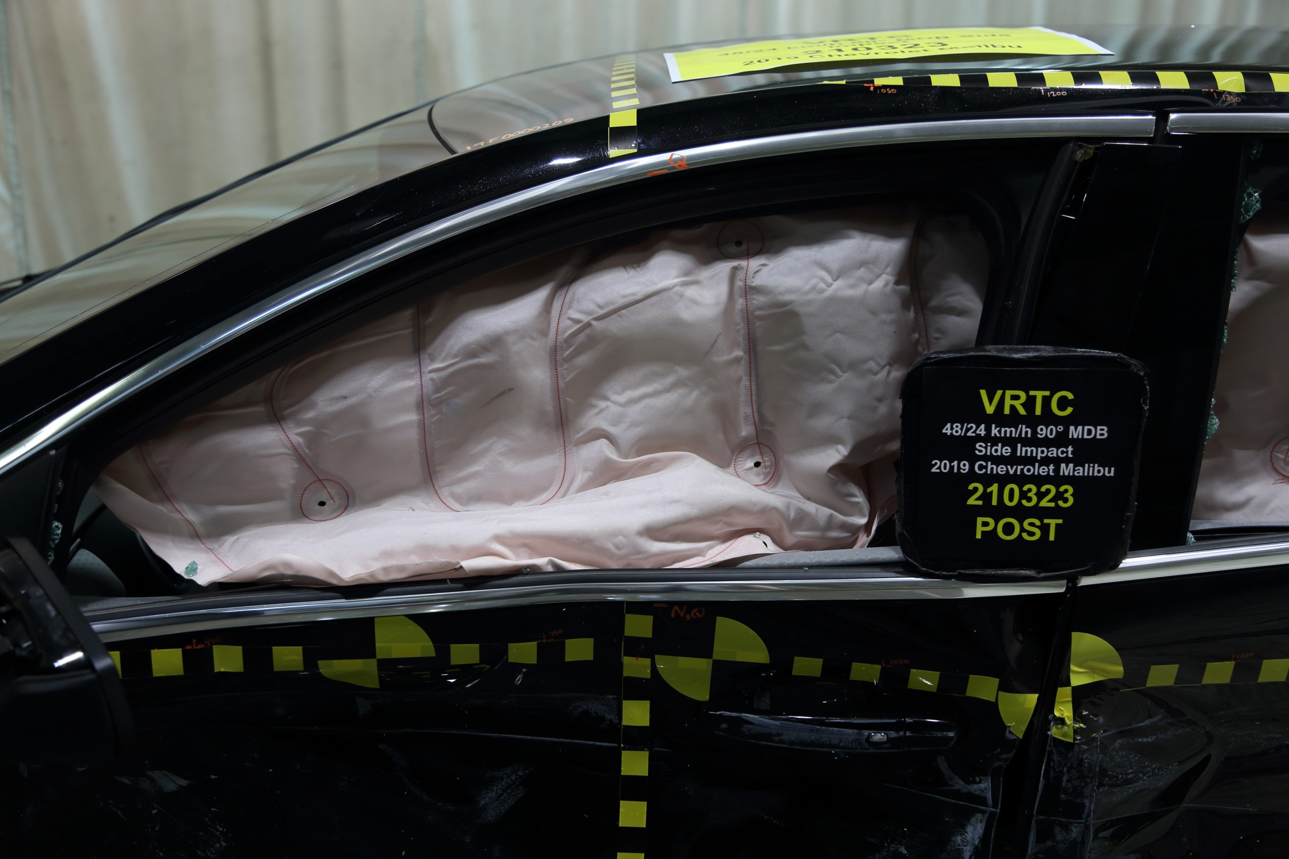 2019 CHEVROLET MALIBU crash image 29