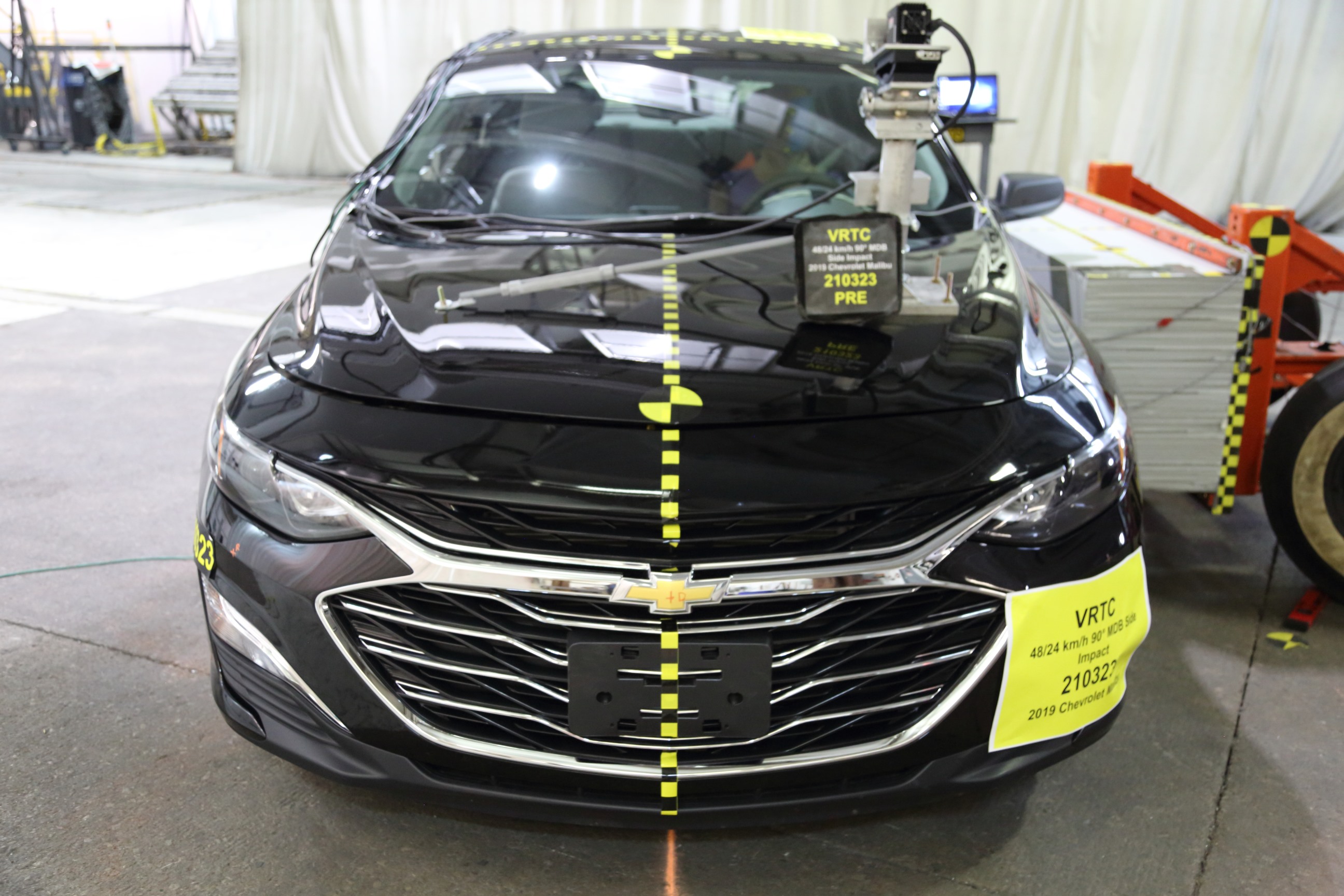 2019 CHEVROLET MALIBU crash-test photo