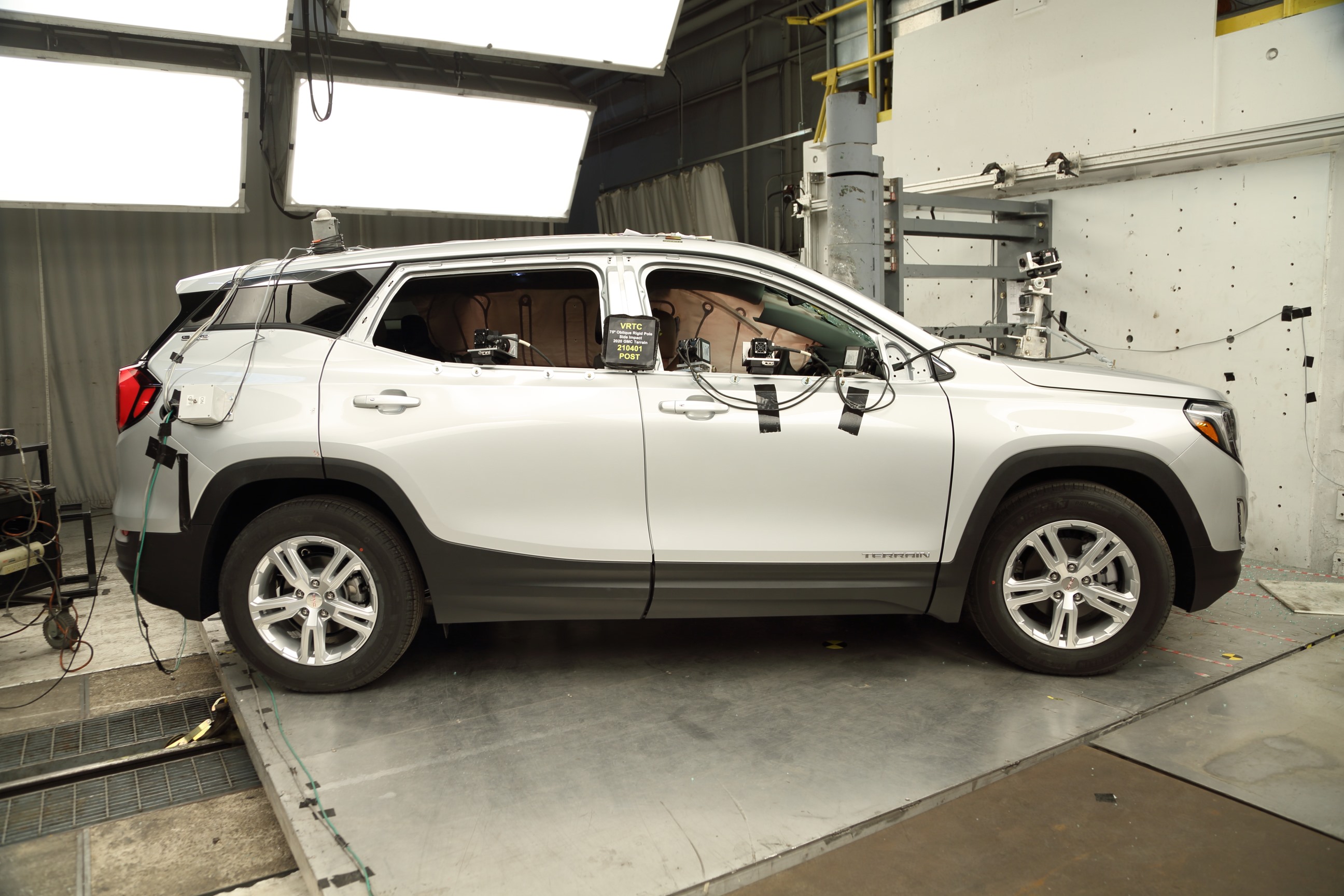 2020 GMC OTHER crash image 14