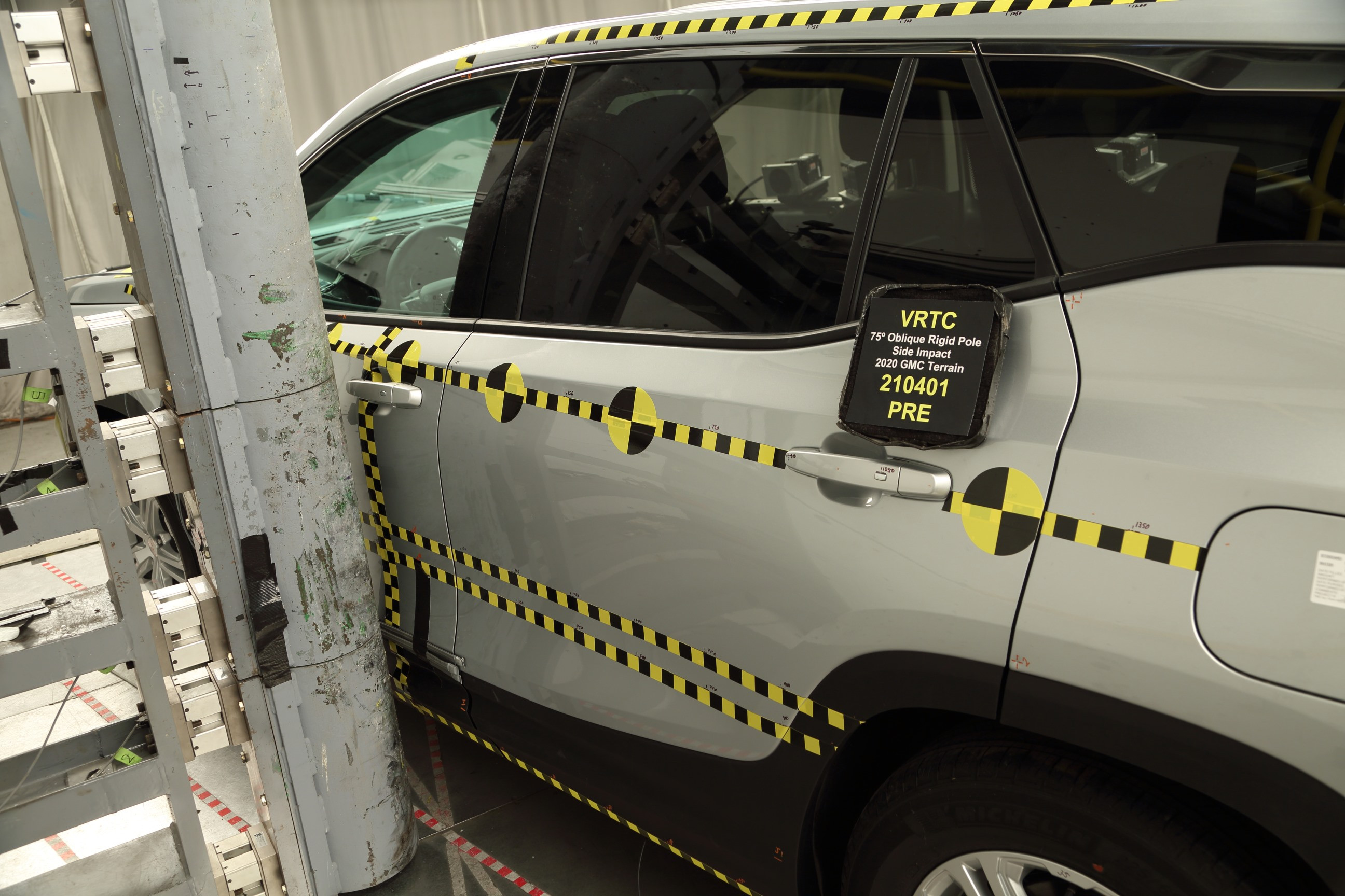 2020 GMC OTHER crash image 18