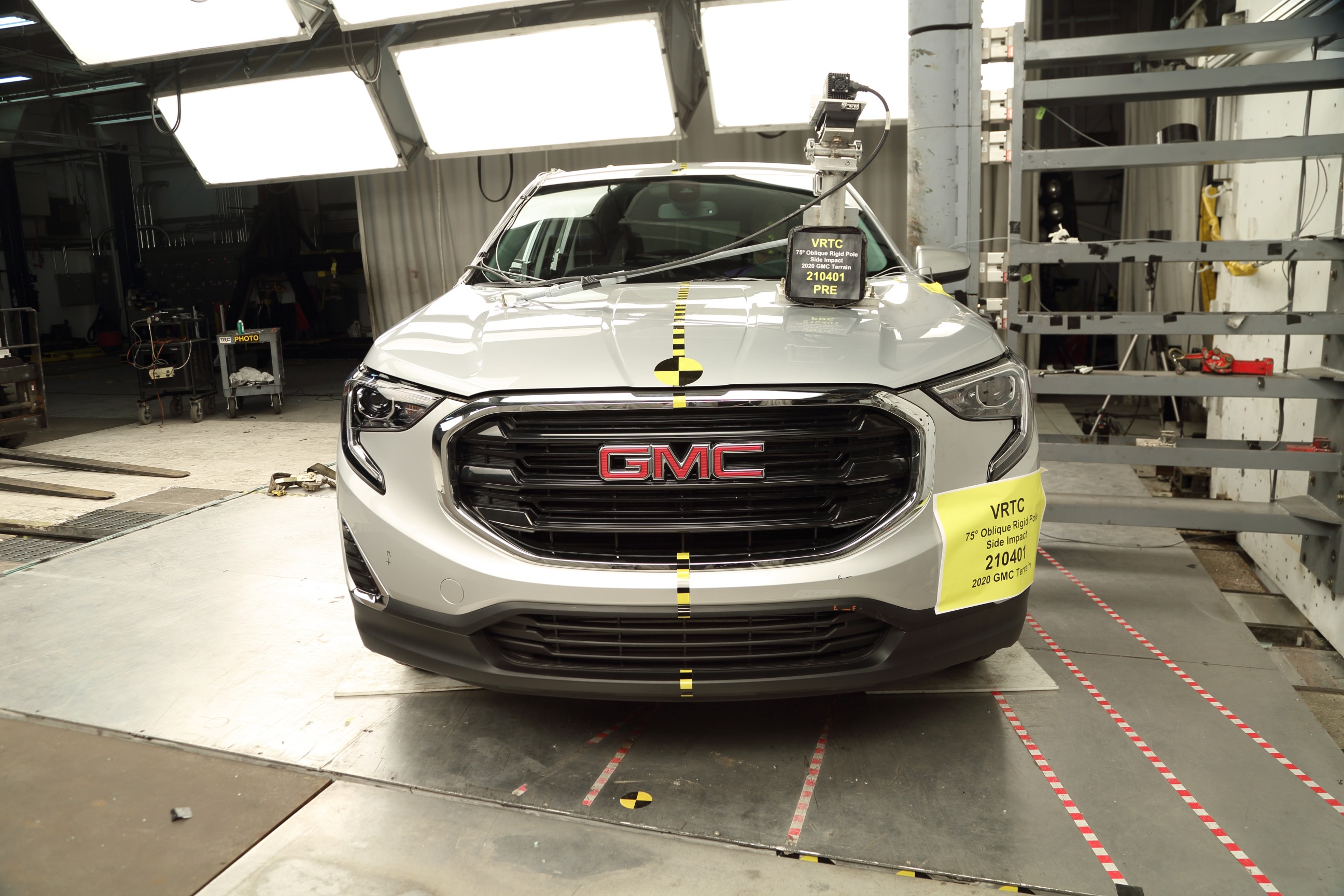 2020 GMC OTHER crash image 3