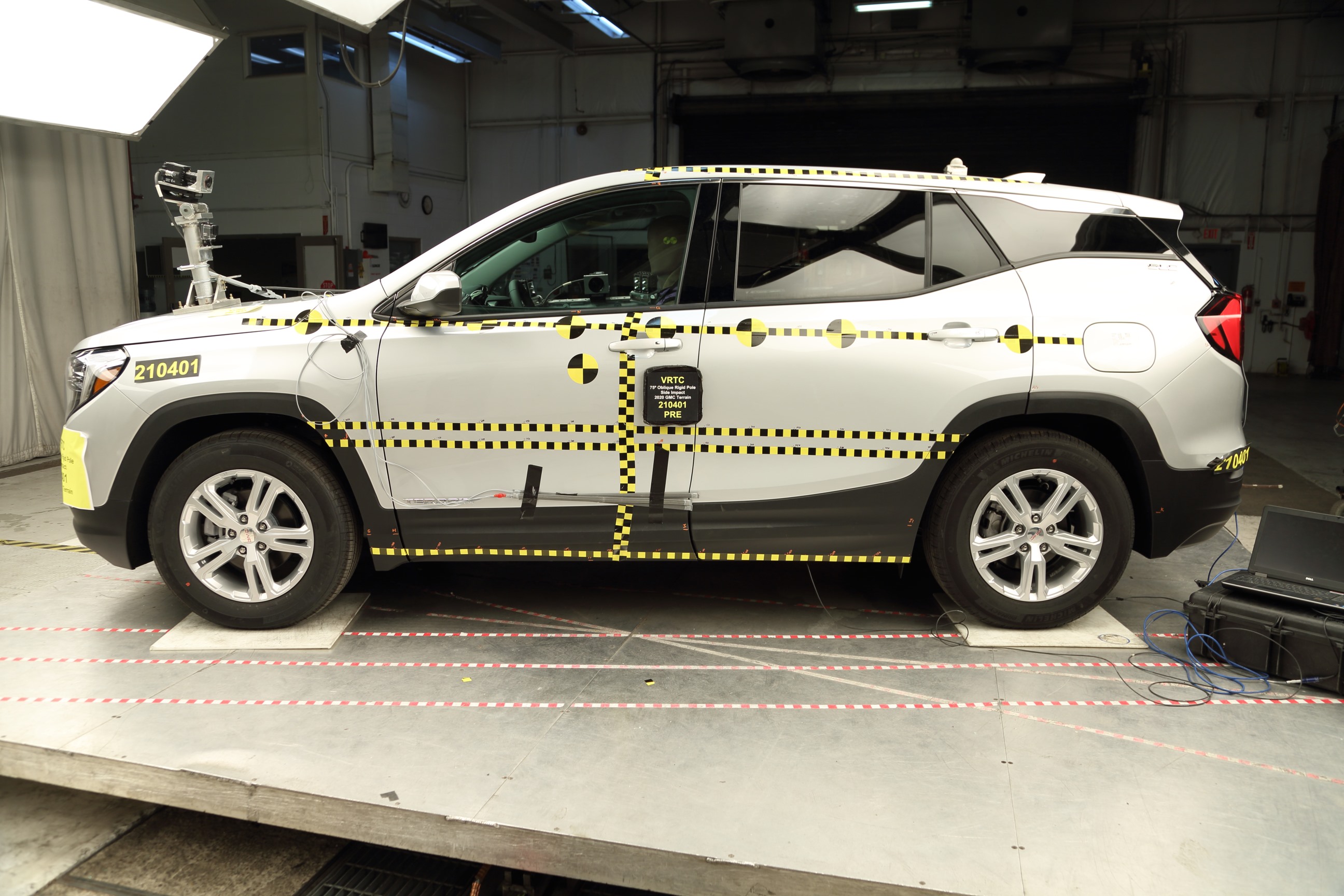 2020 GMC OTHER crash image 7