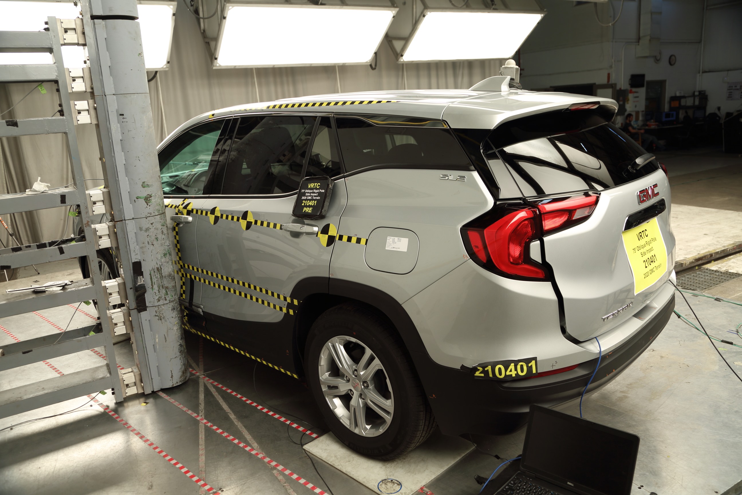 2020 GMC OTHER crash image 9