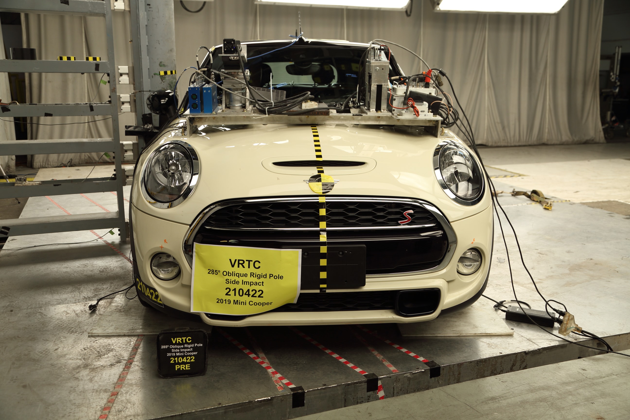 2019 MINI COOPER crash image 3
