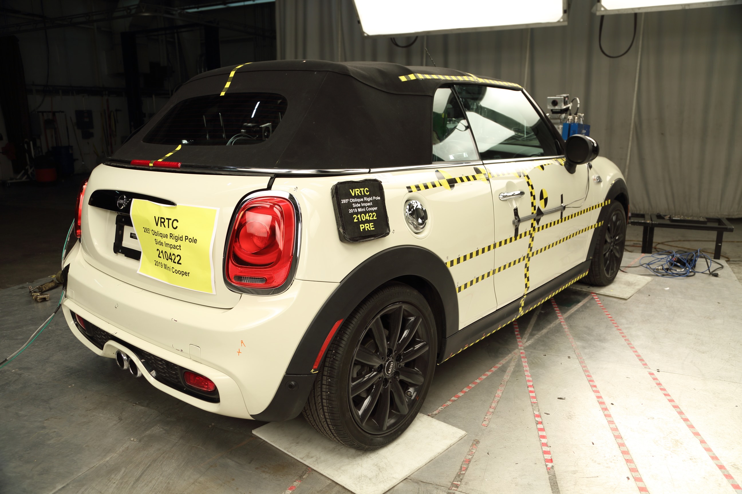 2019 MINI COOPER crash image 9