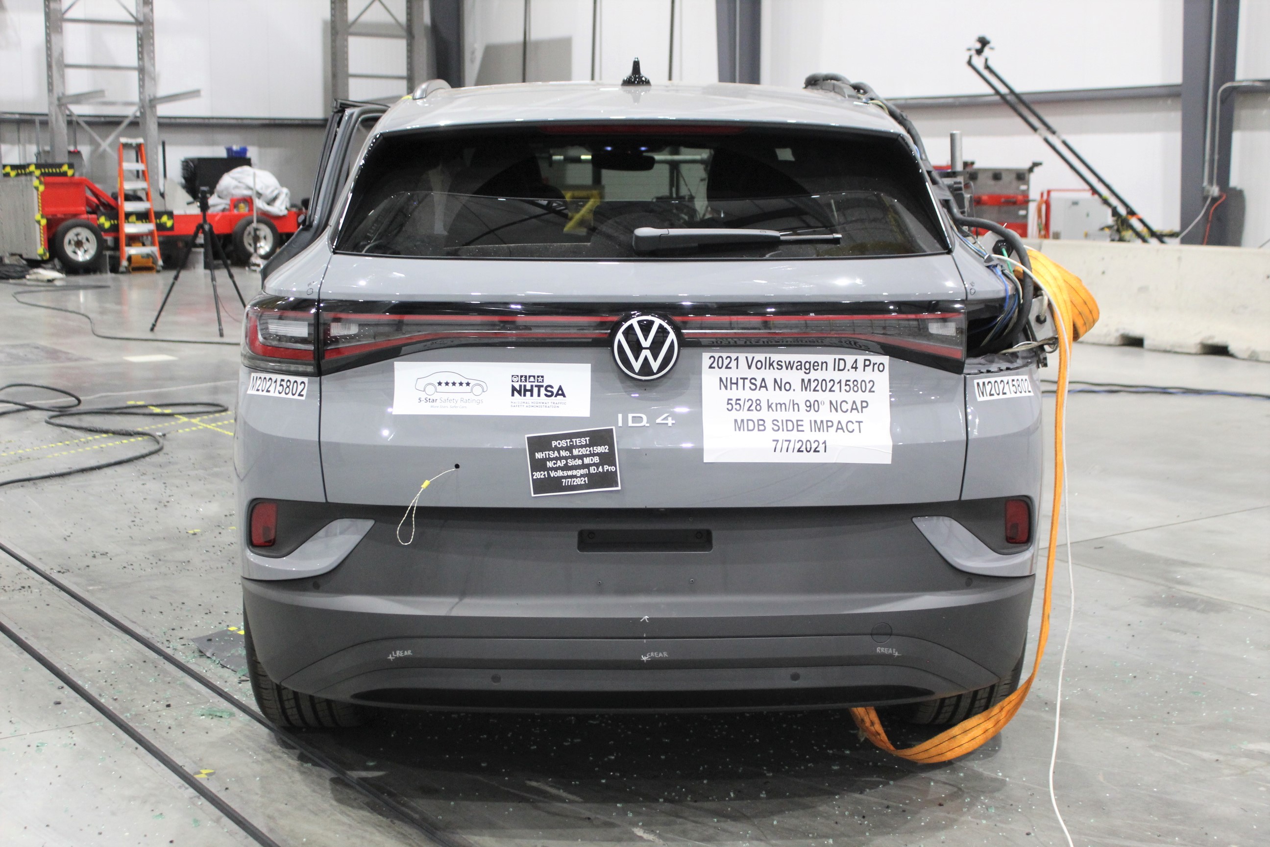 2021 VOLKSWAGEN ID.4 crash image 12
