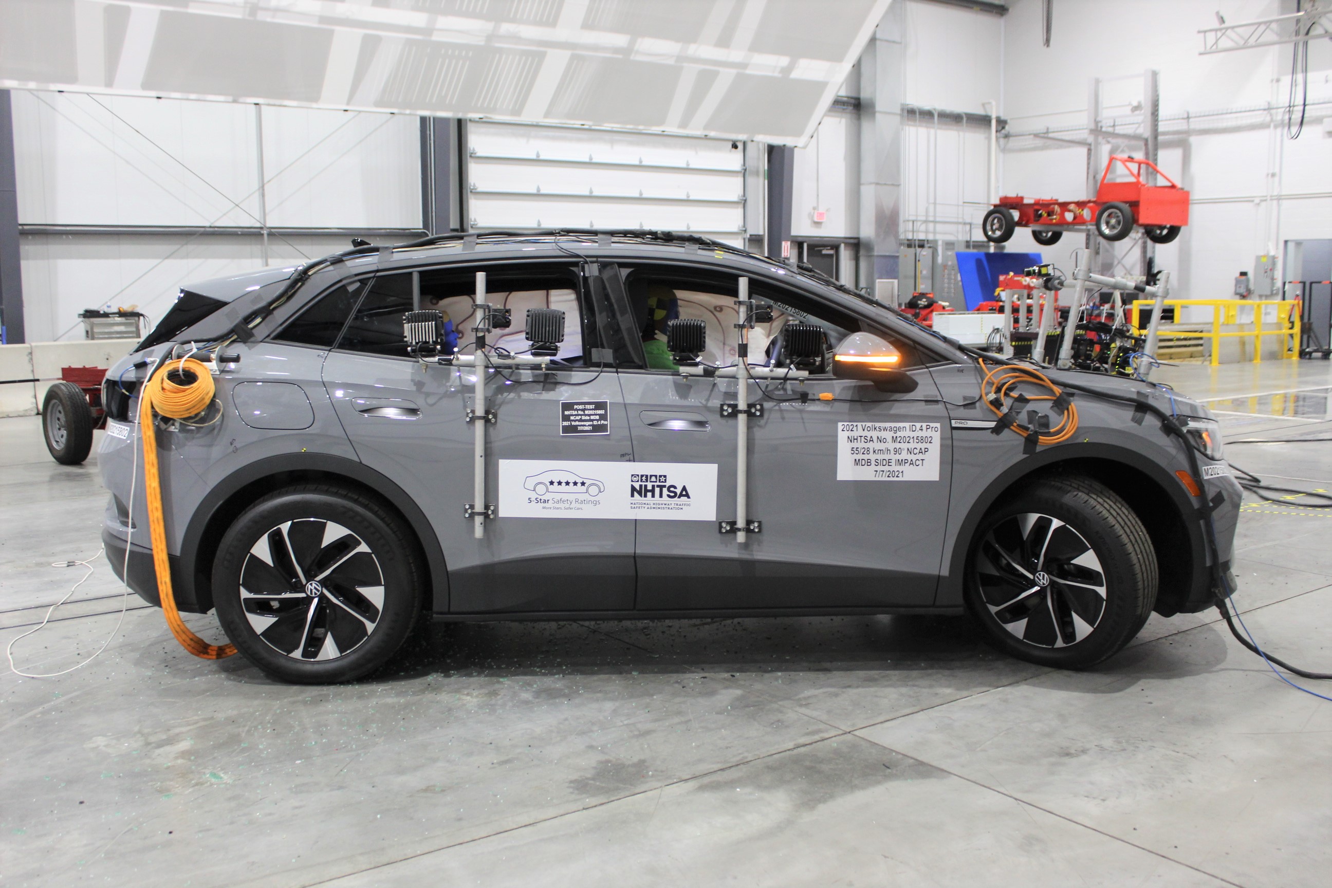 2021 VOLKSWAGEN ID.4 crash image 14