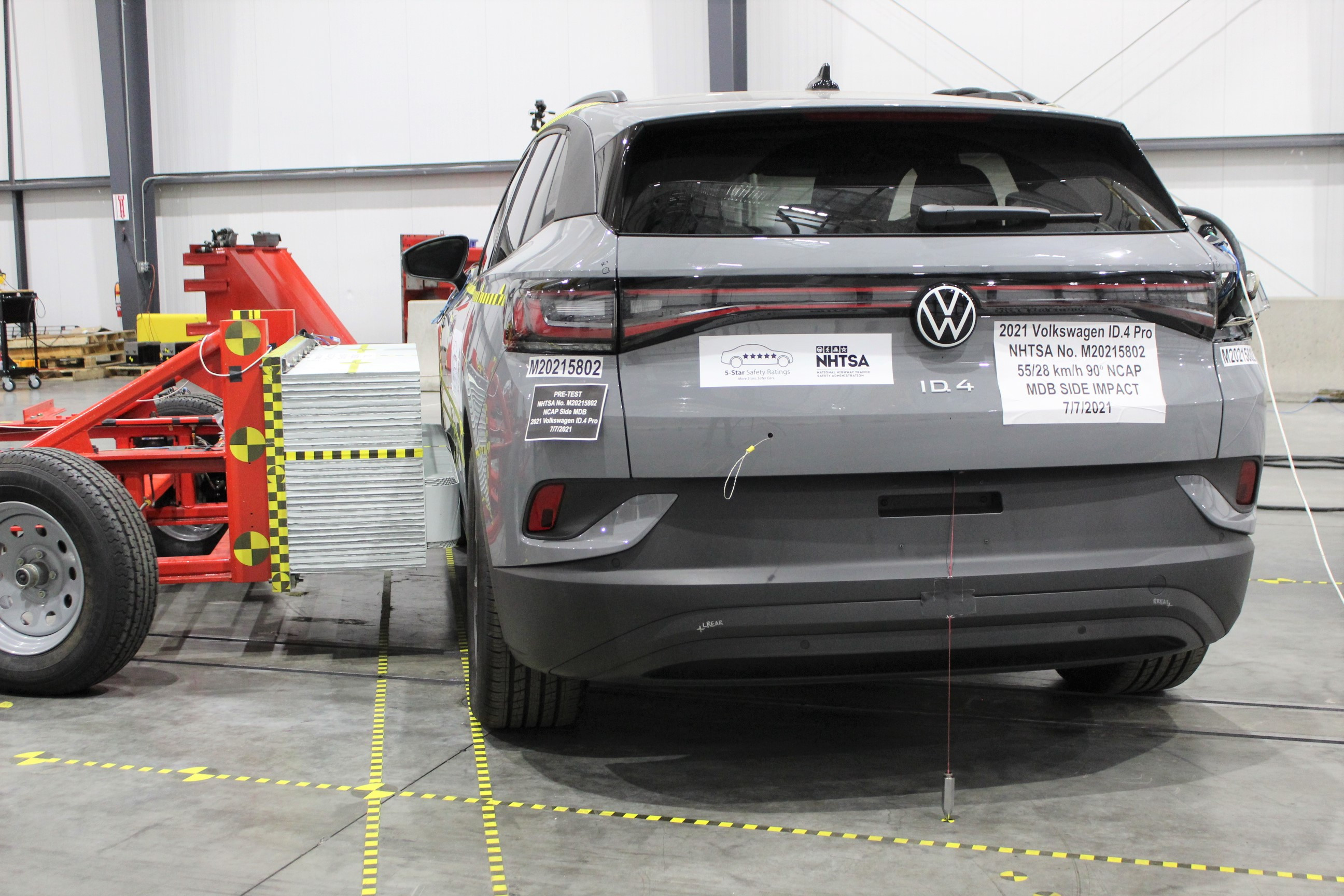 2021 VOLKSWAGEN ID.4 crash image 18
