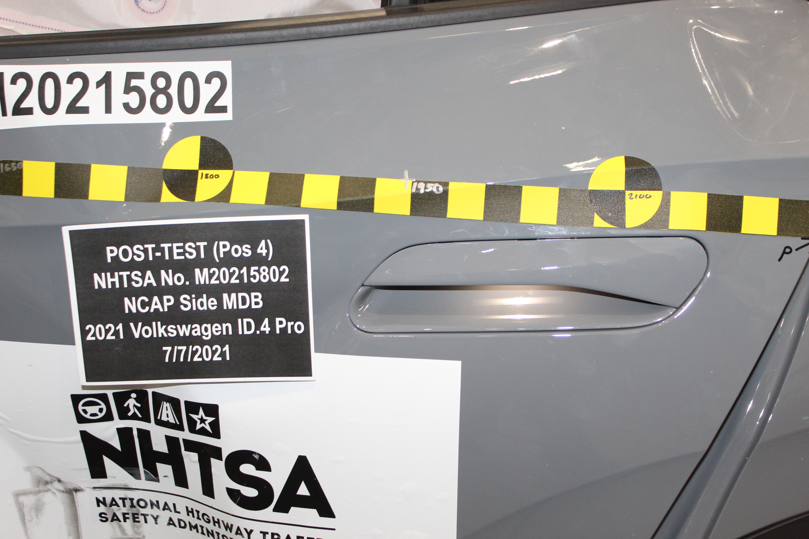 2021 VOLKSWAGEN ID.4 crash image 24
