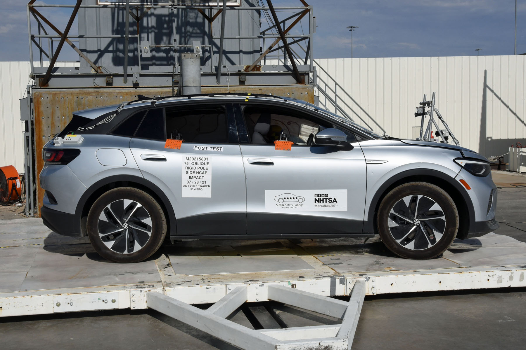2021 VOLKSWAGEN ID.4 crash image 14