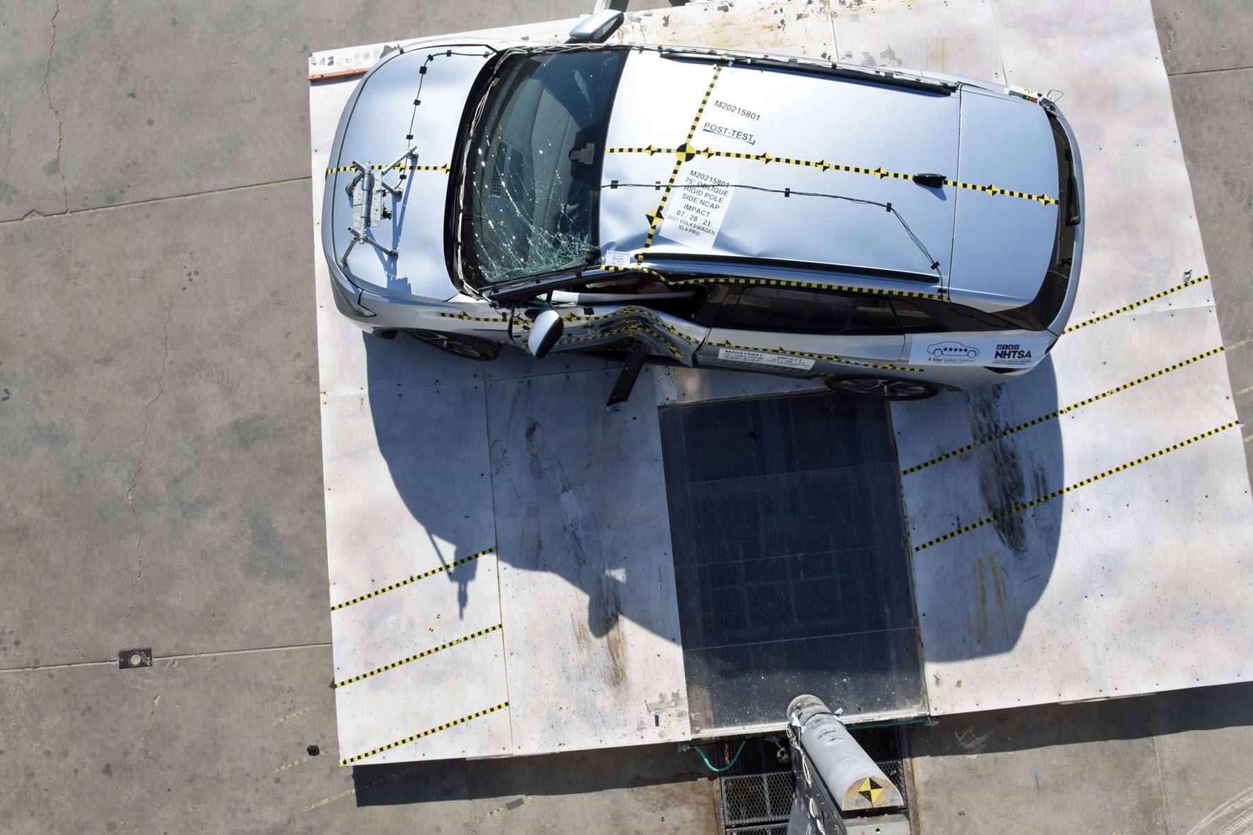 2021 VOLKSWAGEN ID.4 crash image 16