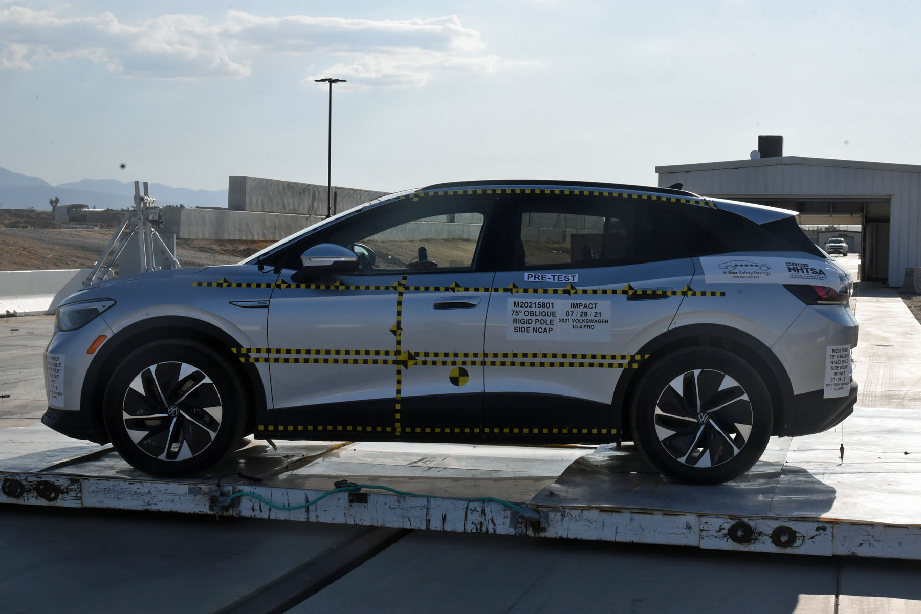 2021 VOLKSWAGEN ID.4 crash image 7