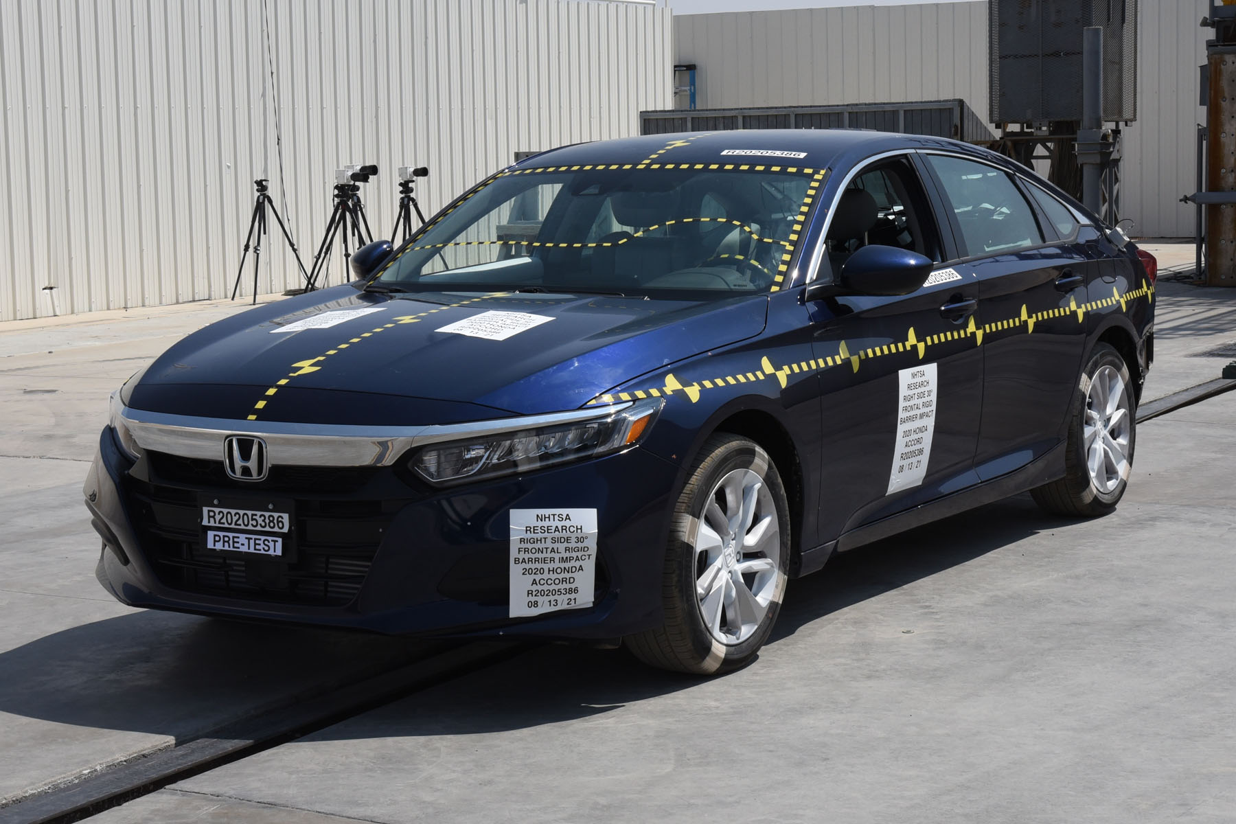 2020 HONDA ACCORD crash image 11