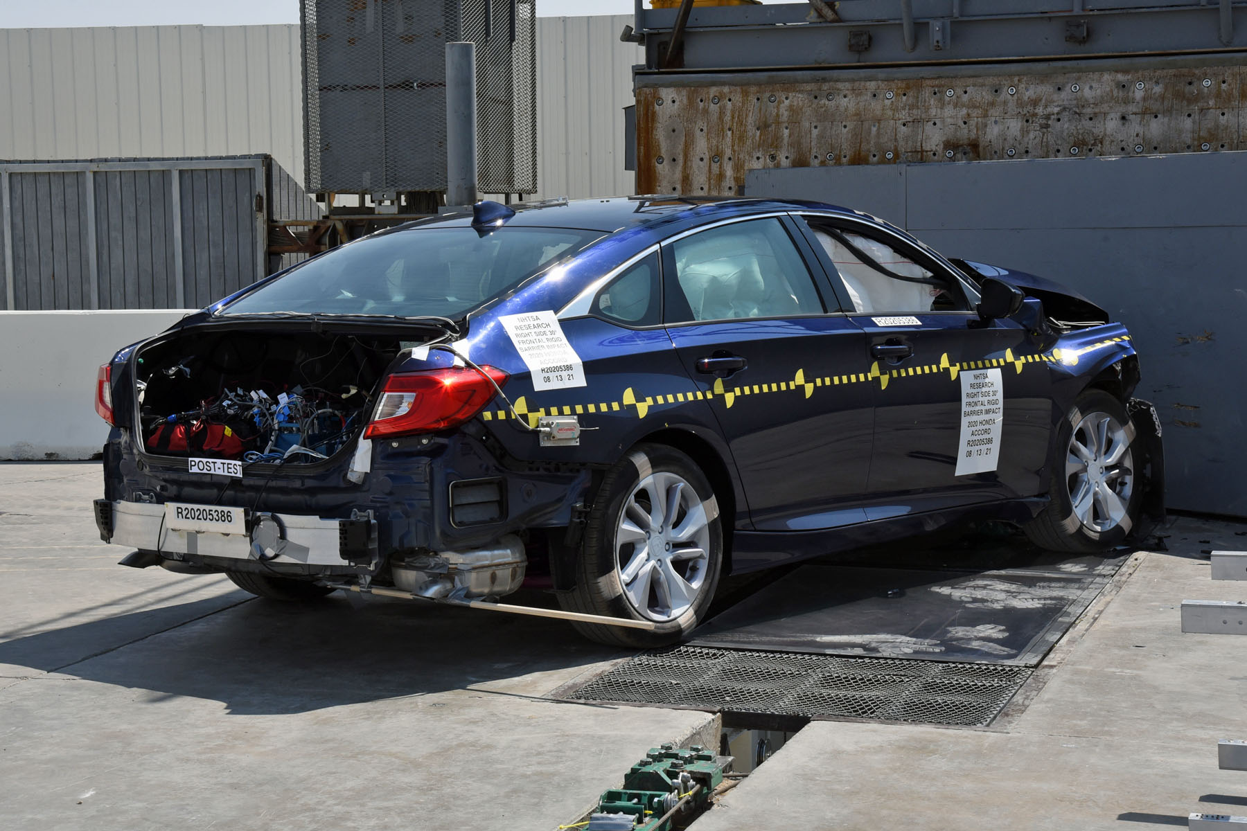 2020 HONDA ACCORD crash image 16