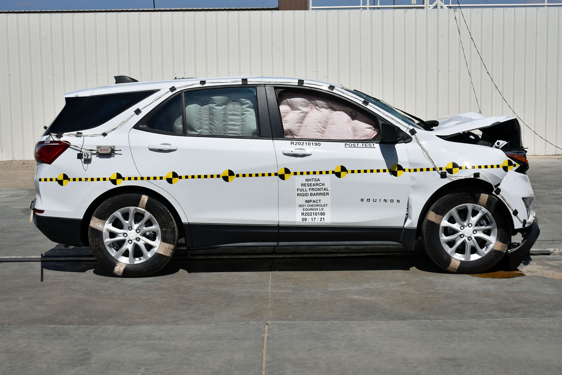 2021 CHEVROLET EQUINOX crash image 10