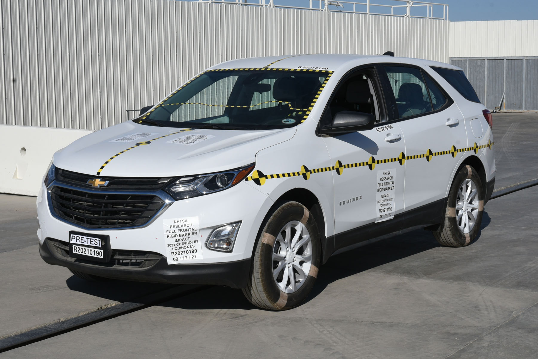 2021 CHEVROLET EQUINOX crash image 11