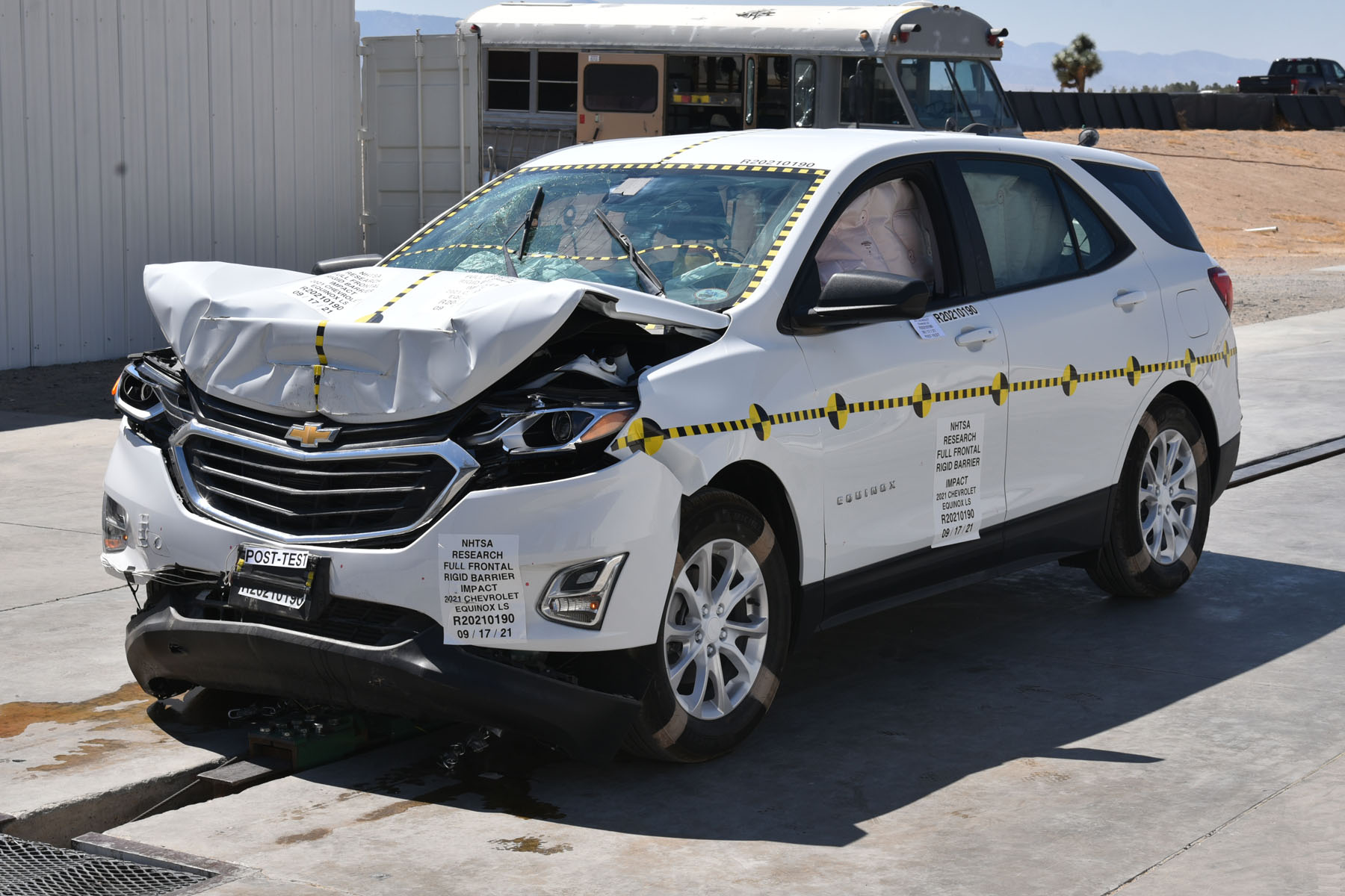 2021 CHEVROLET EQUINOX crash image 12