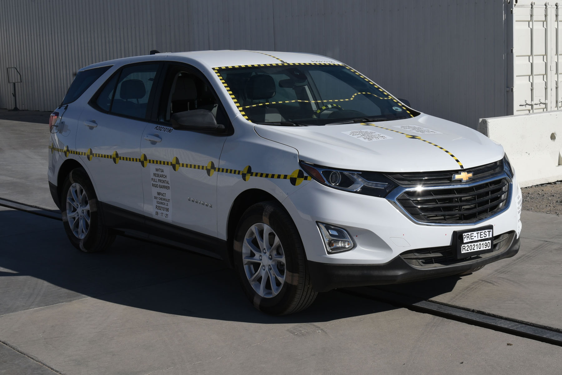 2021 CHEVROLET EQUINOX crash image 13
