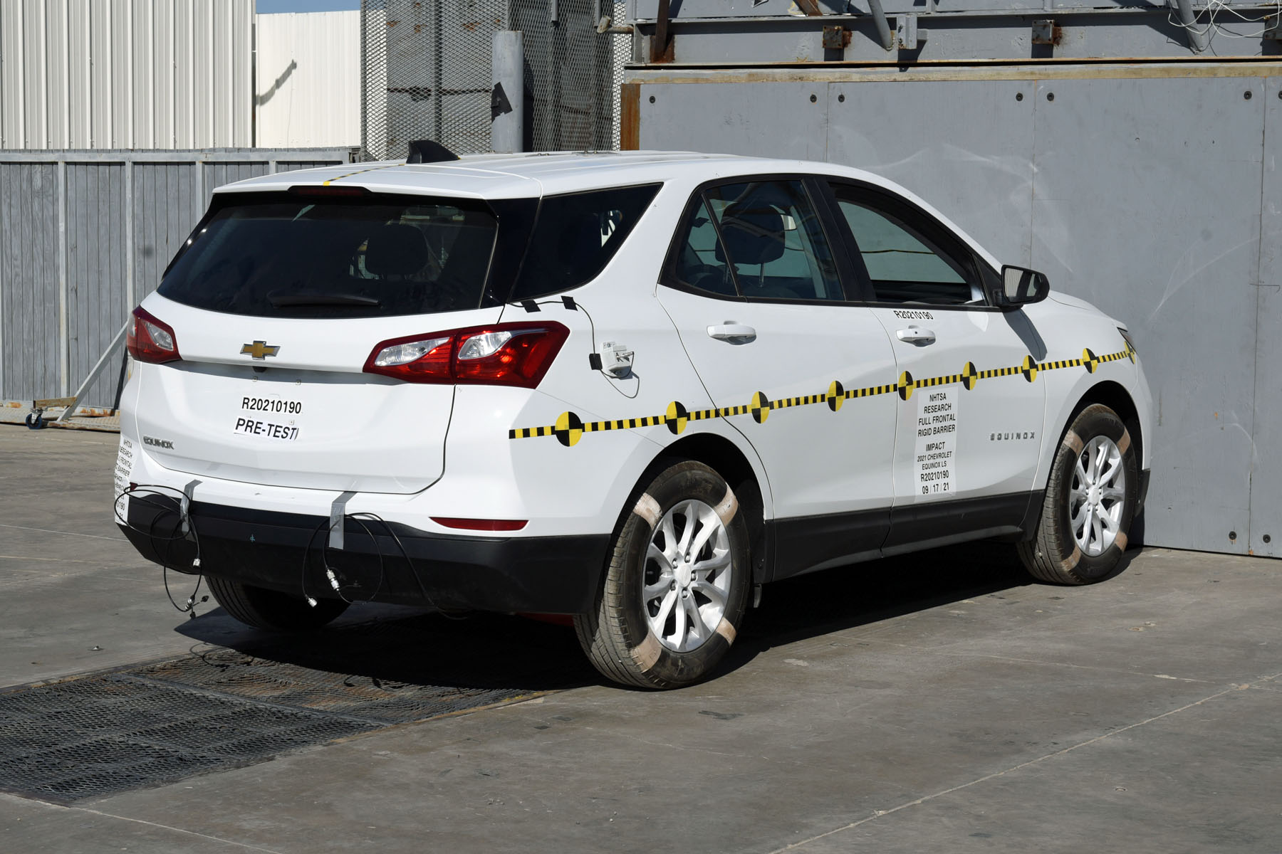2021 CHEVROLET EQUINOX crash image 15