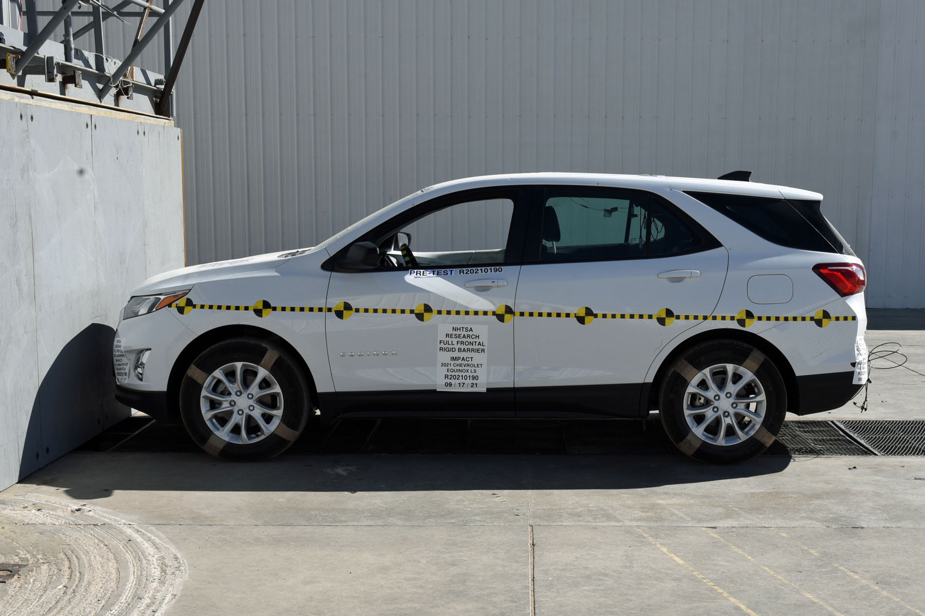 2021 CHEVROLET EQUINOX crash image 7