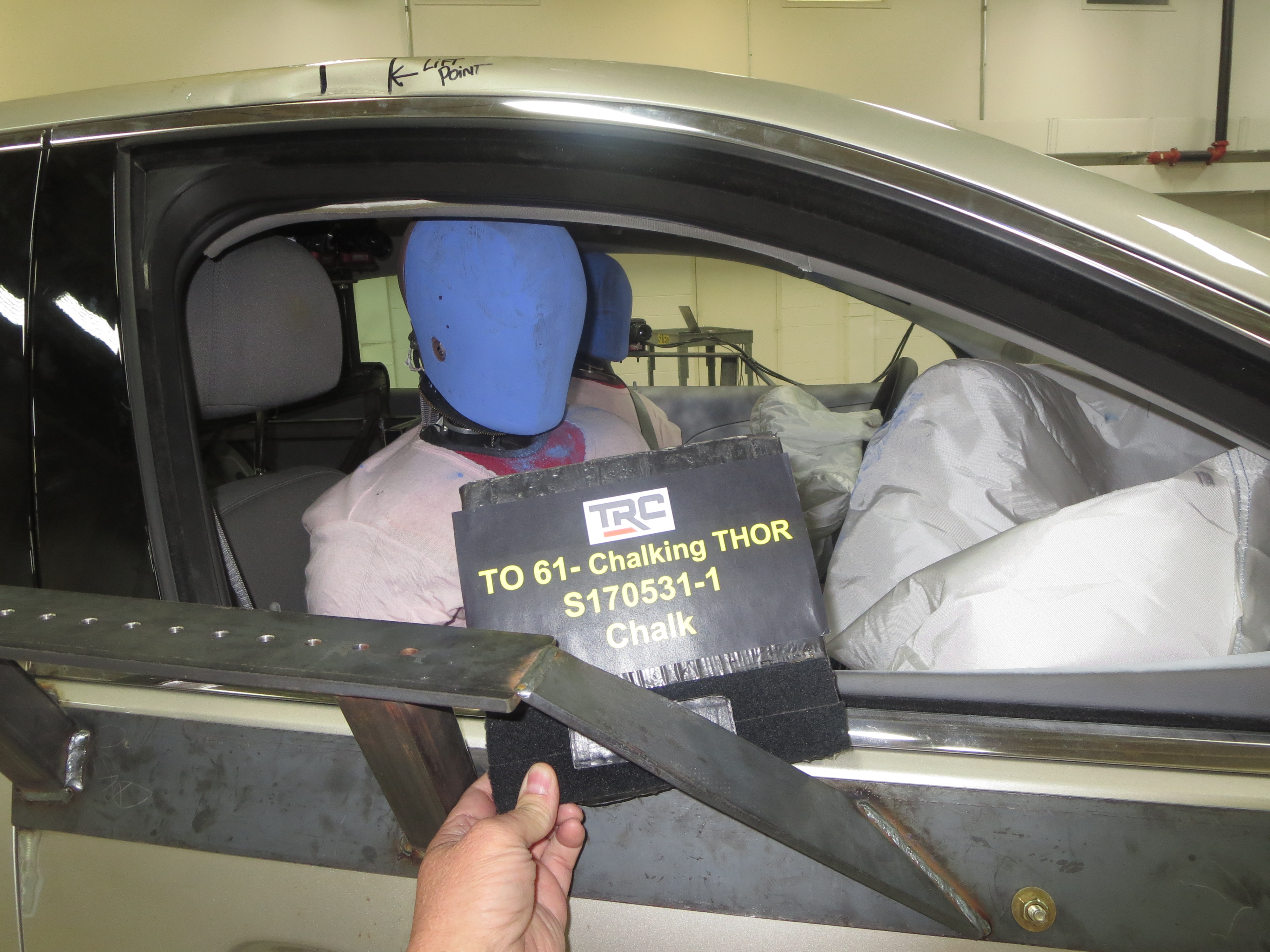 2016 CHEVROLET MALIBU crash-test photo
