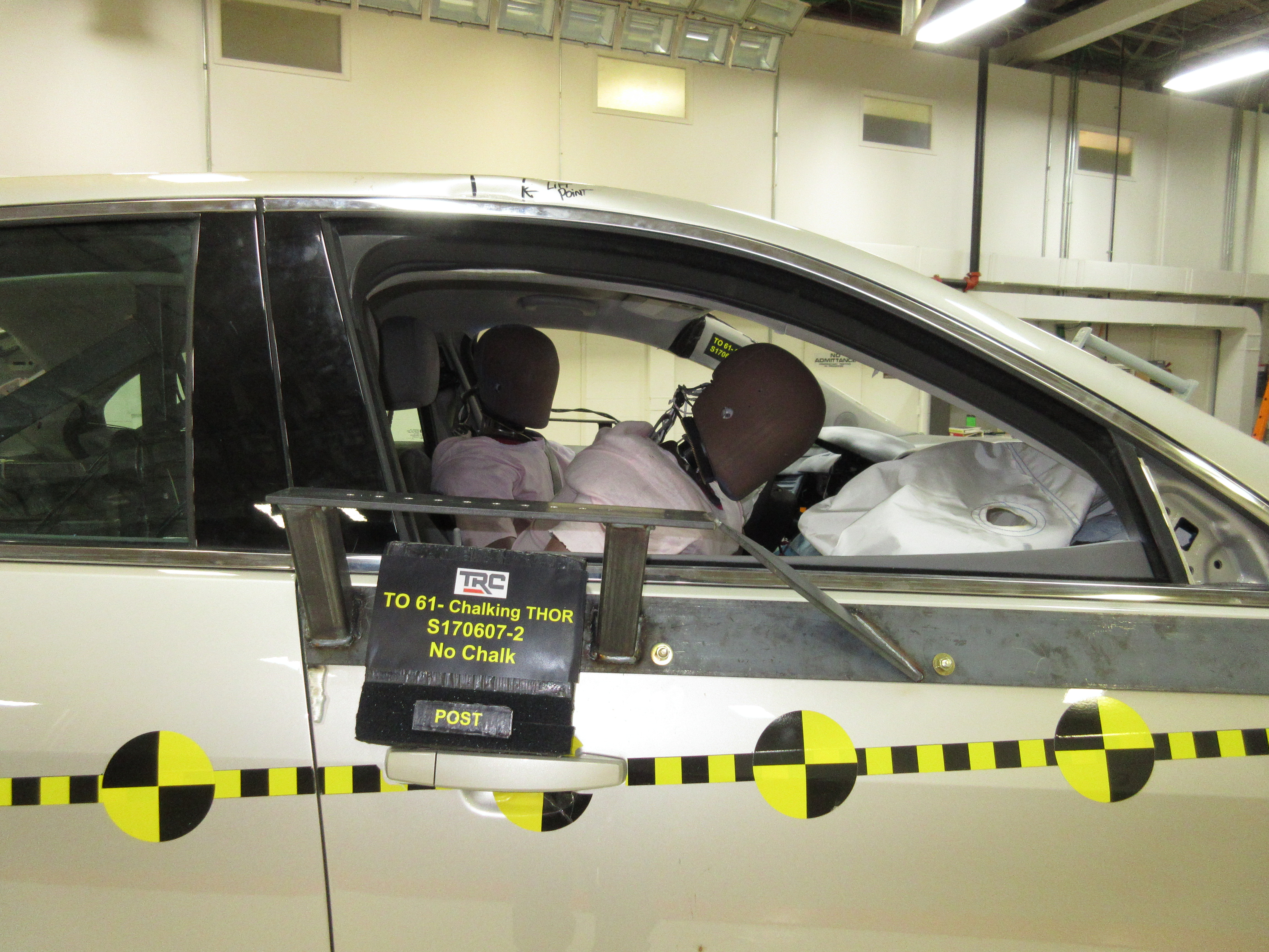 2016 CHEVROLET MALIBU crash-test photo