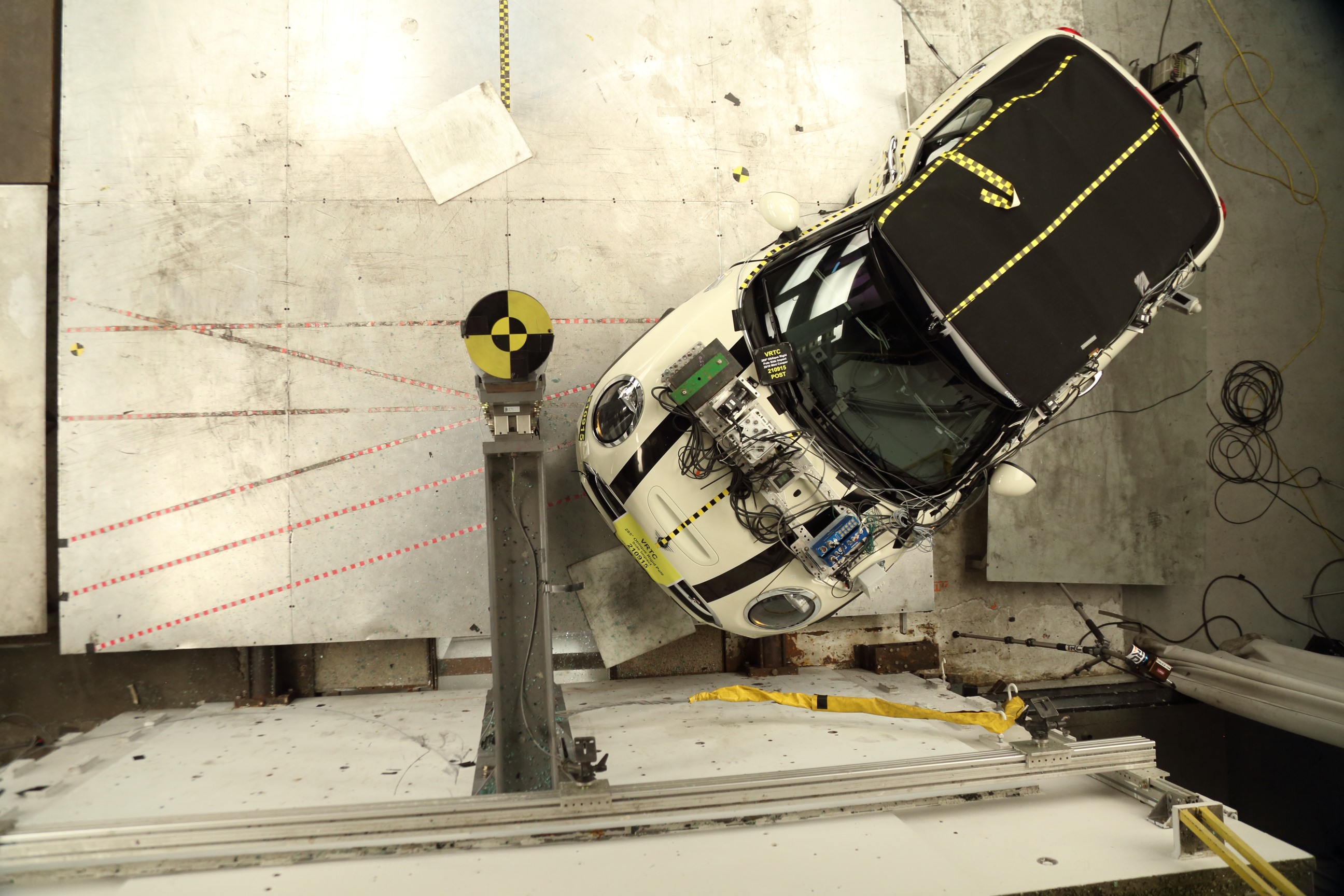 2019 MINI COOPER crash image 16