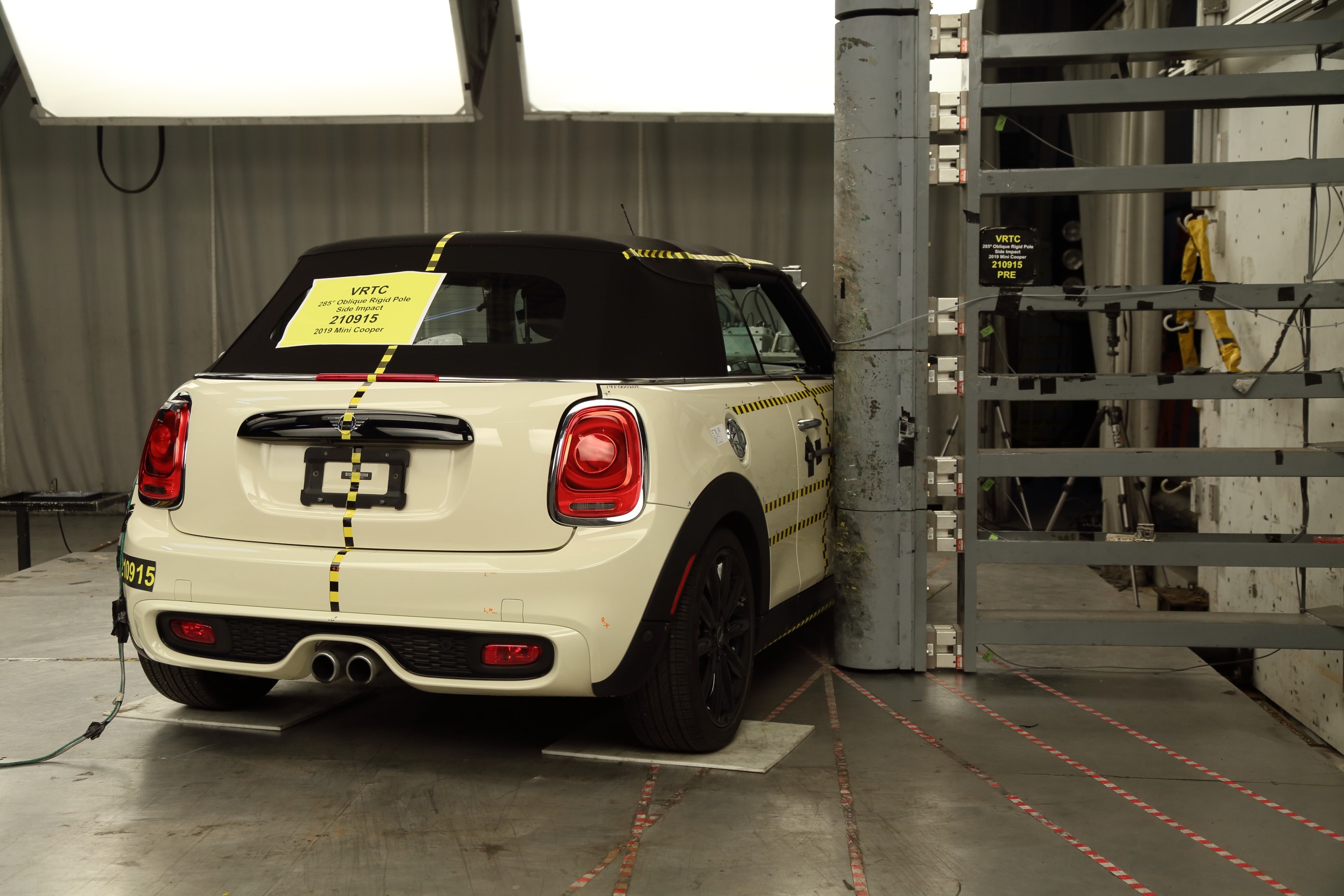 2019 MINI COOPER crash image 9