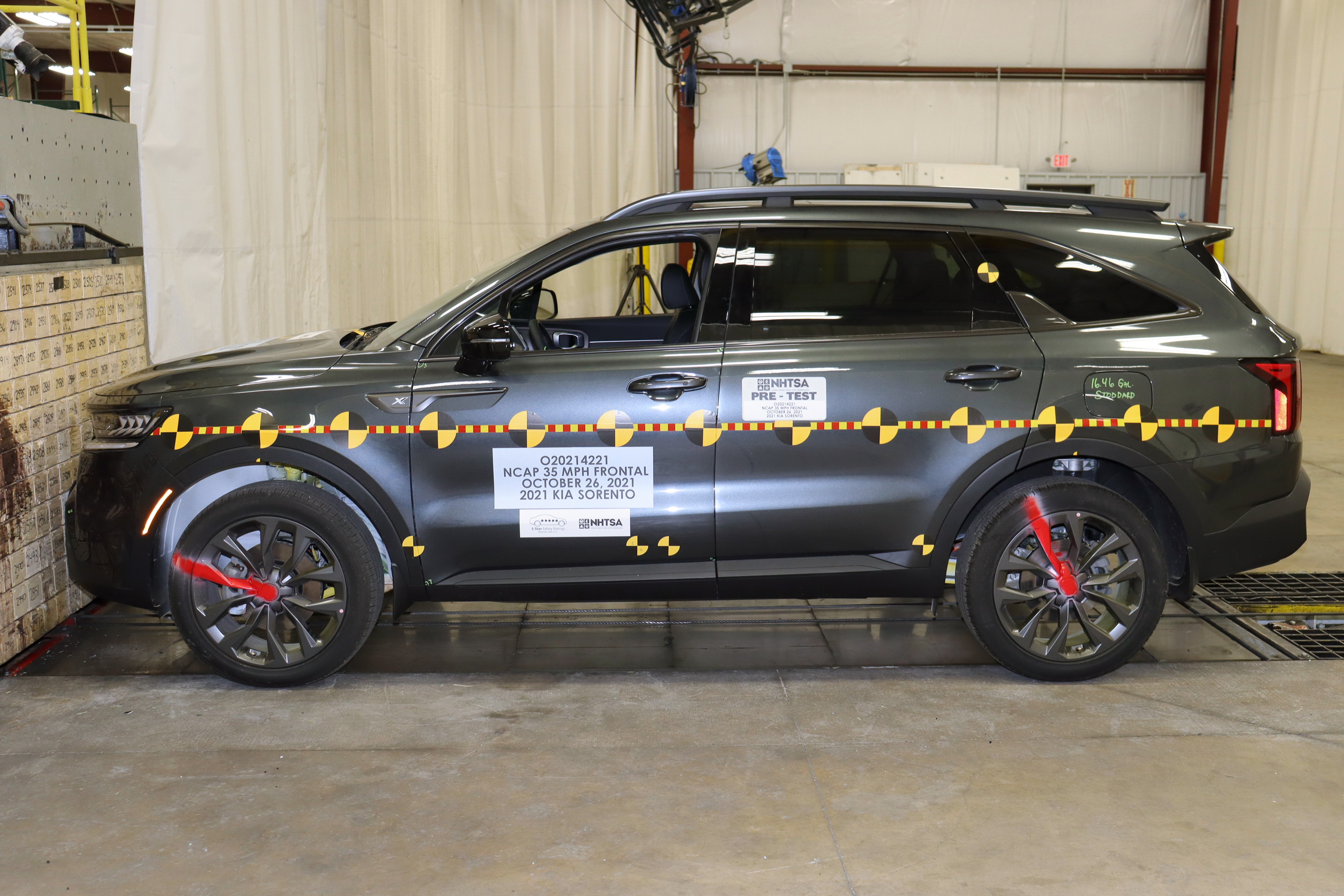 2021 KIA SORENTO crash image 10