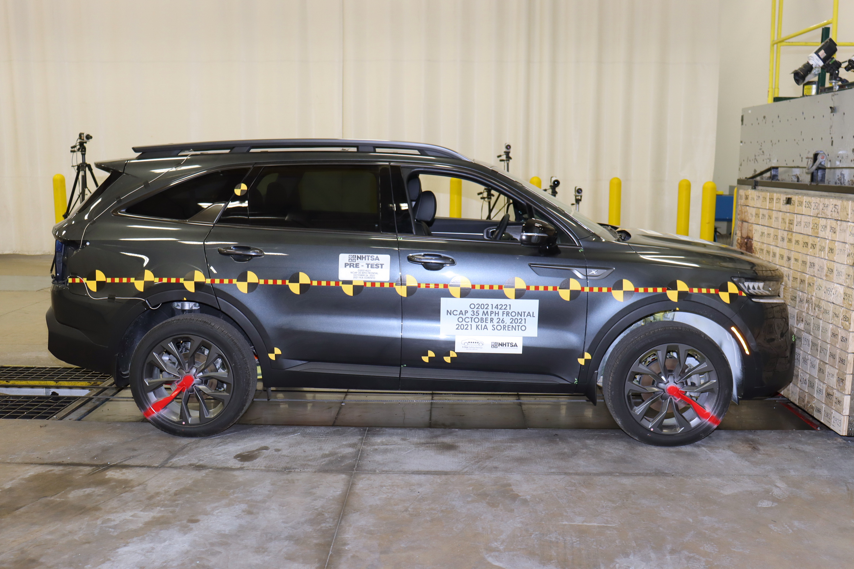 2021 KIA SORENTO crash image 12