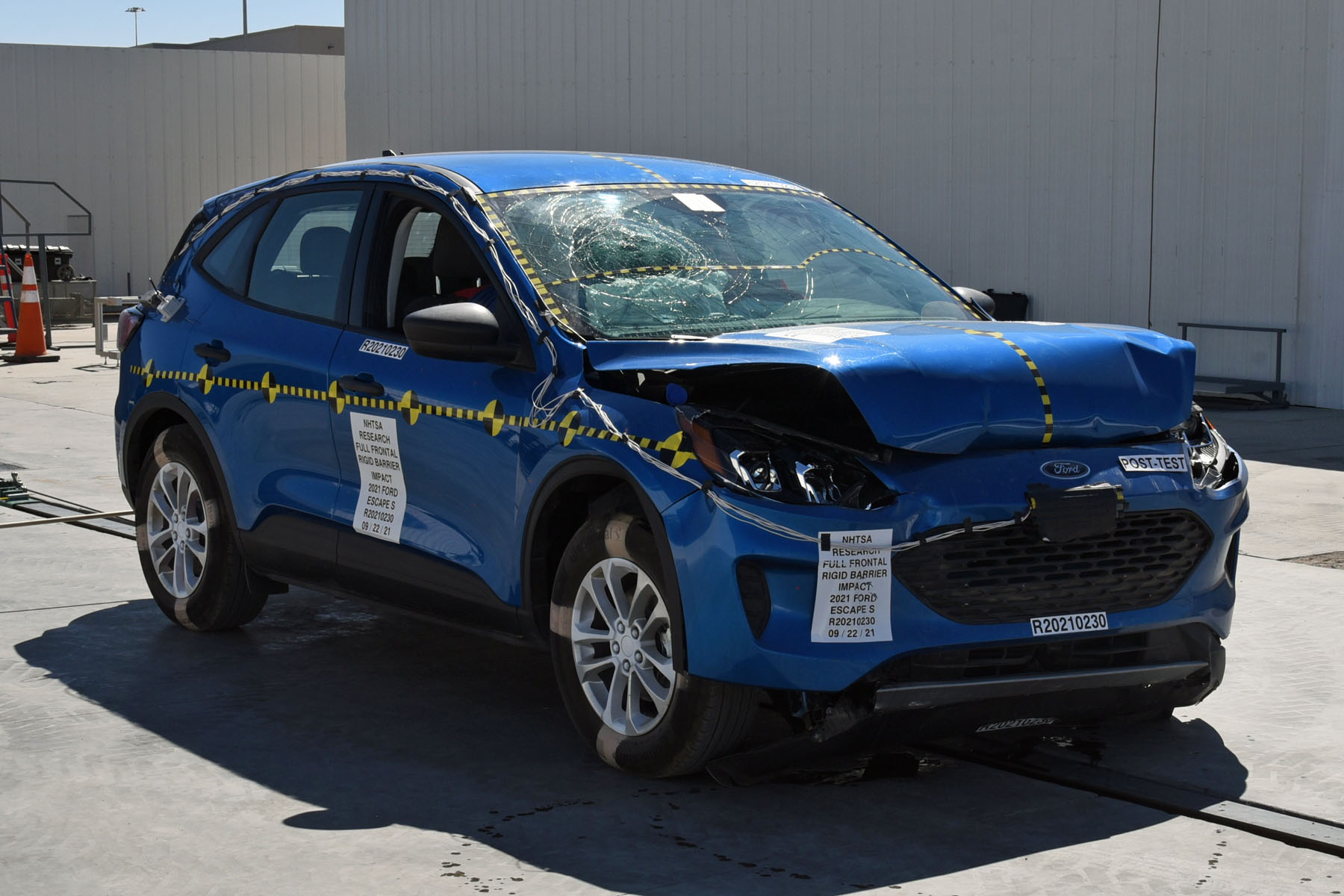2021 FORD ESCAPE crash image 14